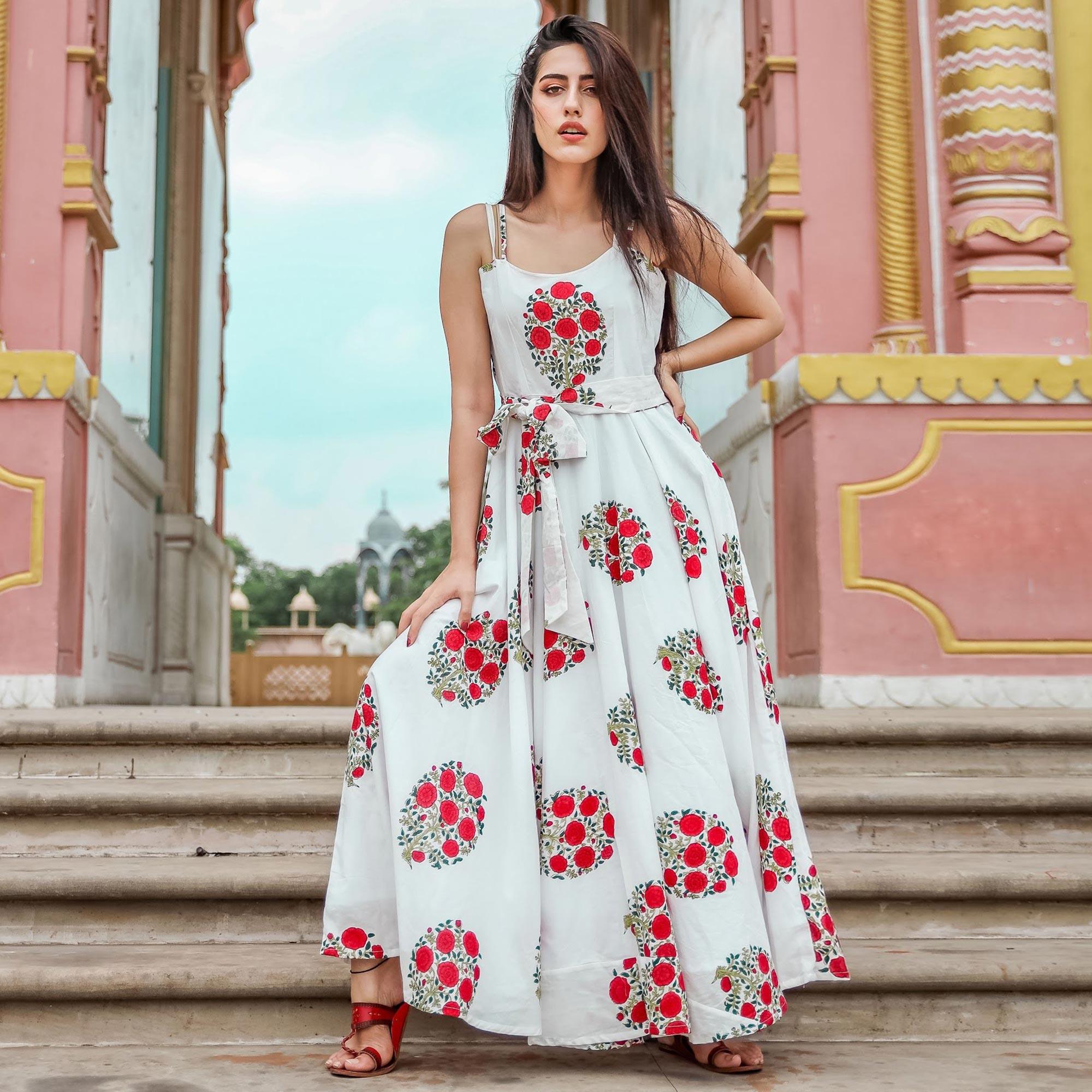 Peachmode Seller Innovative White Colored Casual Digital Floral Printed Cotton Gown With Matching Mask