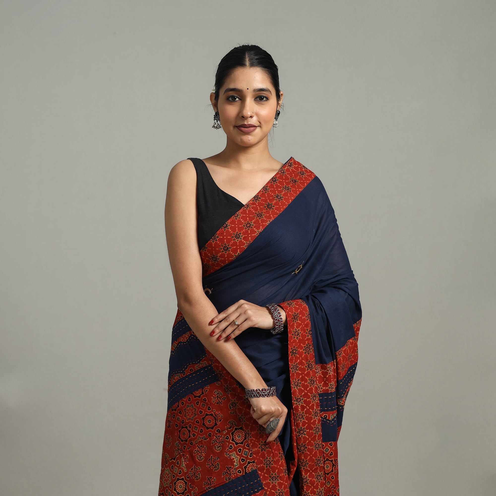 SHADES OF MARUDHARA Blue - Applique Patchwork Mul Cotton Tagai Ajrakh Saree 02 - view 4
