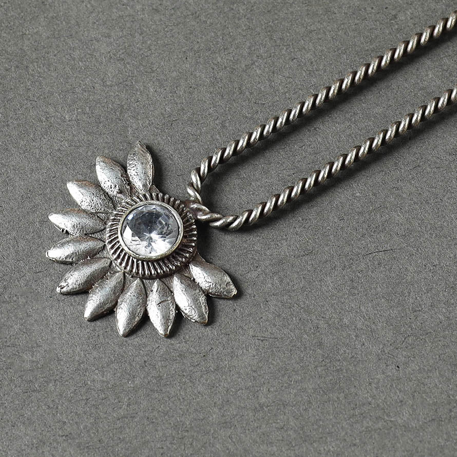 WHITE RIVER STORIES Antique Silver Finish Oxidised Brass Base Stone Work Juda Pin - view 2