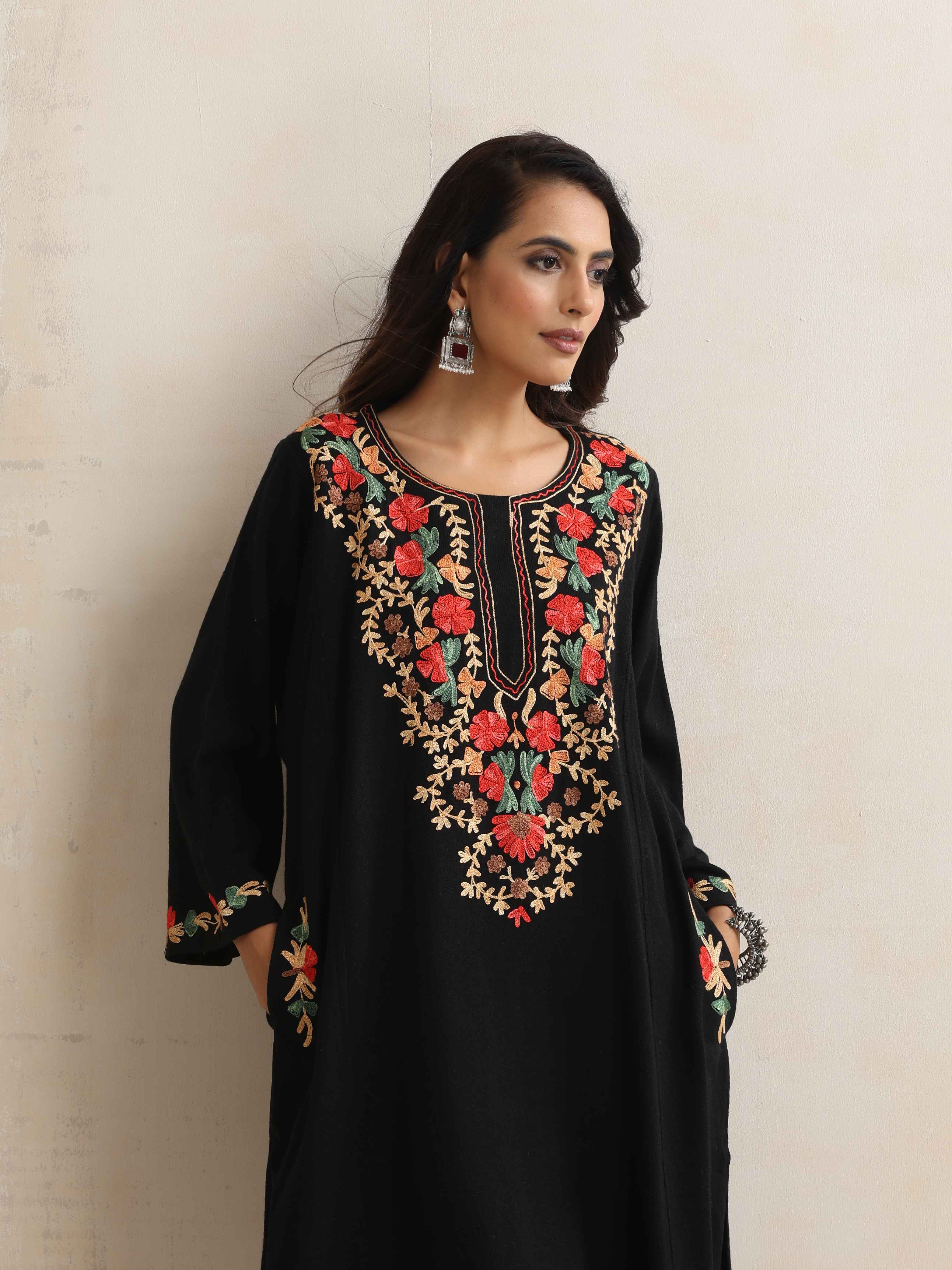 trueBrowns Black Kashmiri Embroidered Woollen Phiran Kurta - view 5