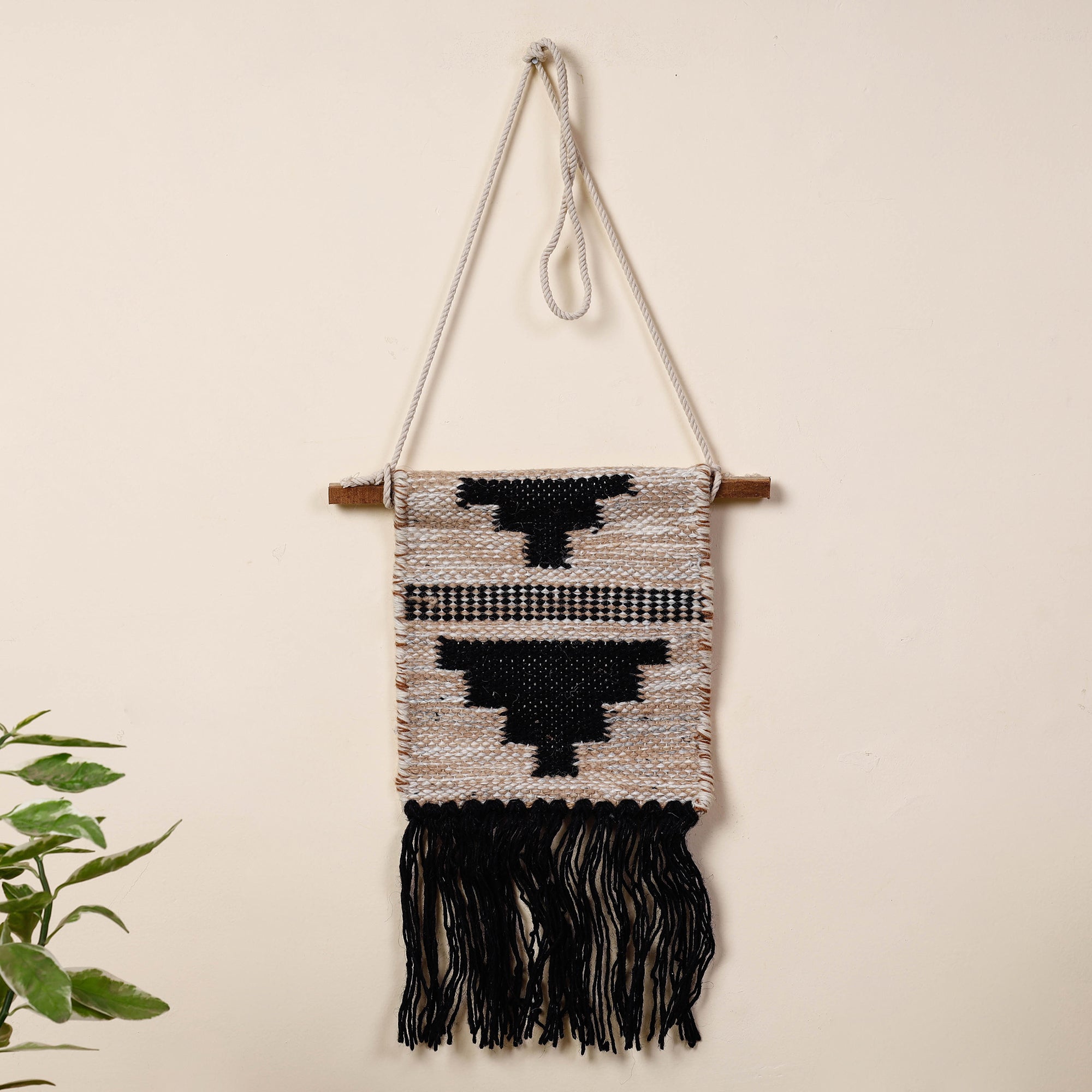 ITOKRI CRAFTS INITIATIVE Bhadohi Handwoven Wool Geometric Fringed Wall Hanging