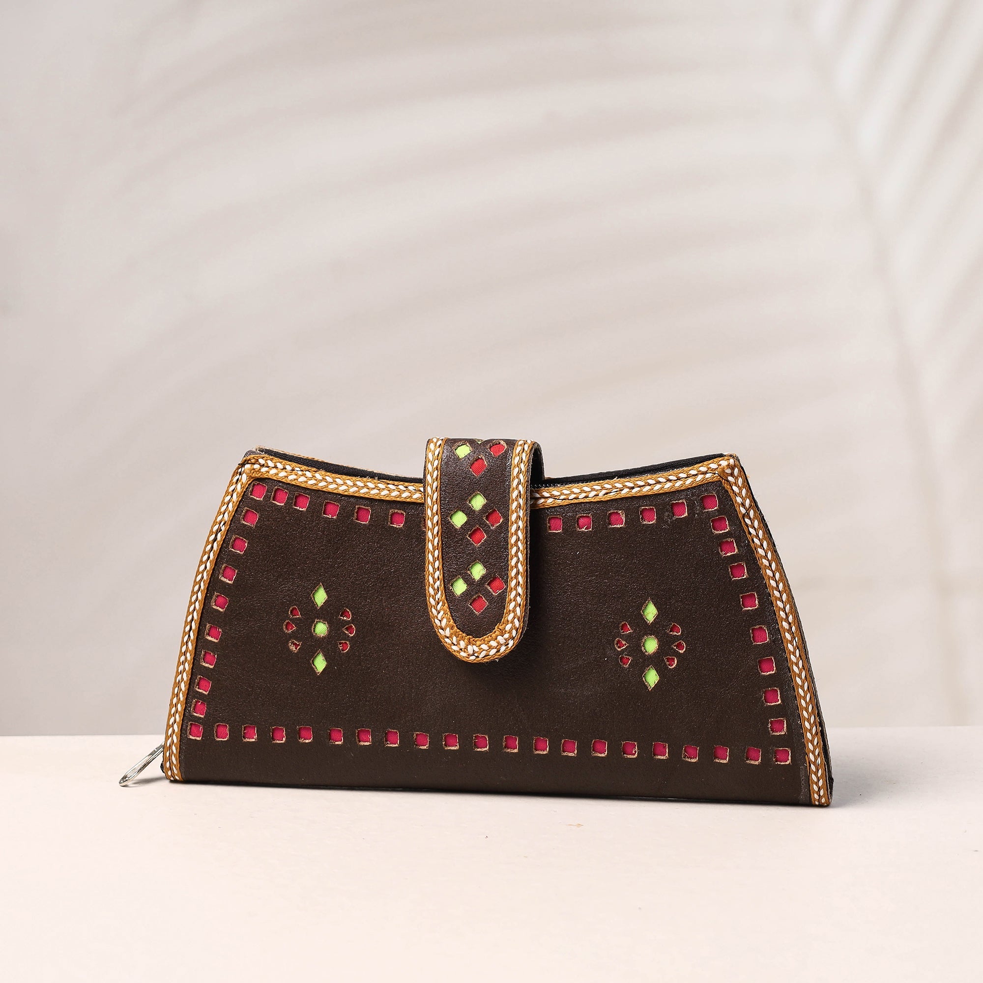 KACHCHH JI CHHAAP Brown - Handcrafted Kutch Leather Clutch / Wallet