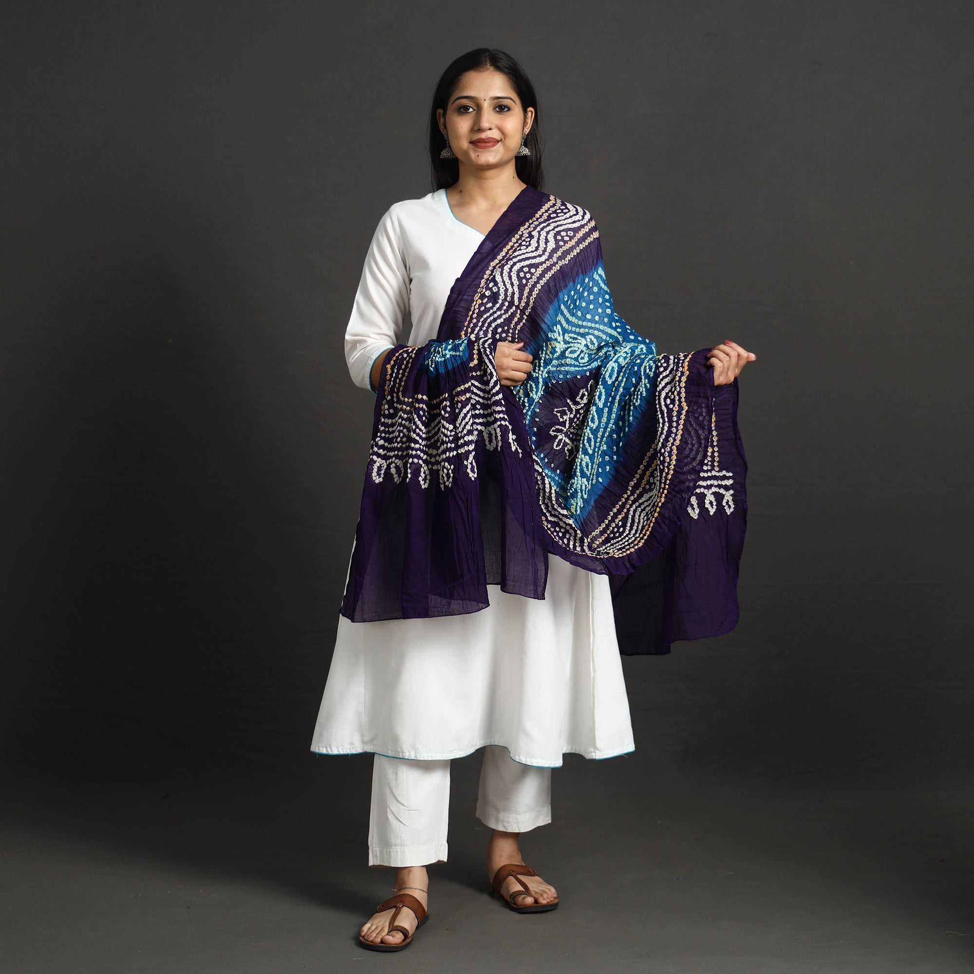 KACHCHH JI CHHAAP Kutch Tie-Dye Cotton Bandhani Dupatta 35 - view 2
