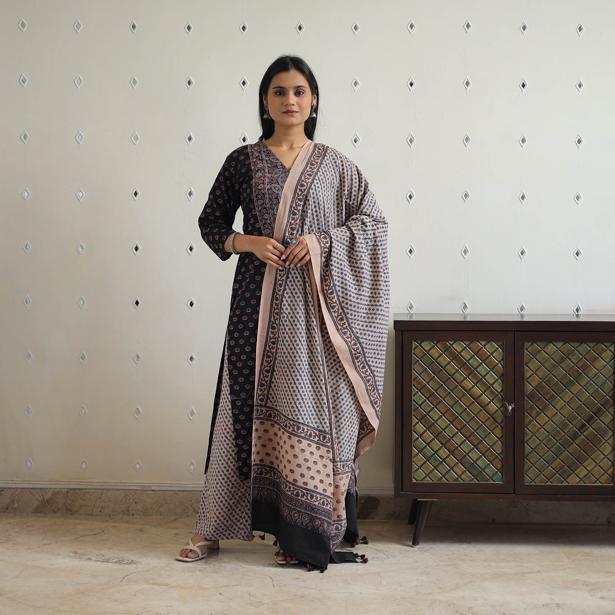 ITOKRI CASUALS Block Printed Cotton Ajrakh Kurta Set 08