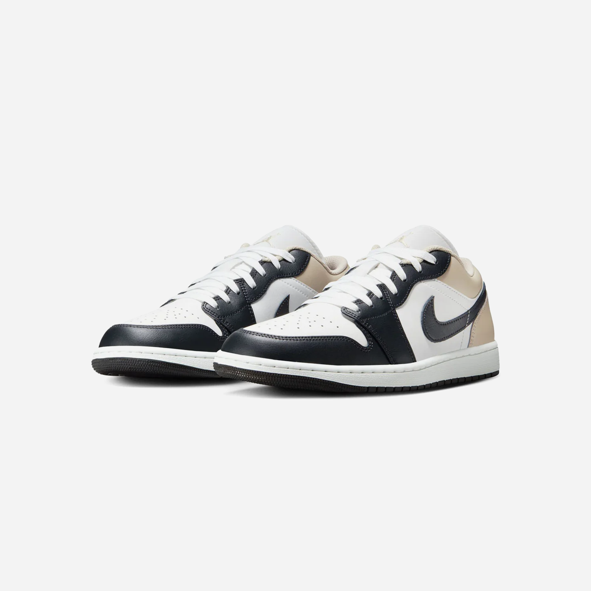 Nike Jordan 1 Low Black Toe Rattan - view 2