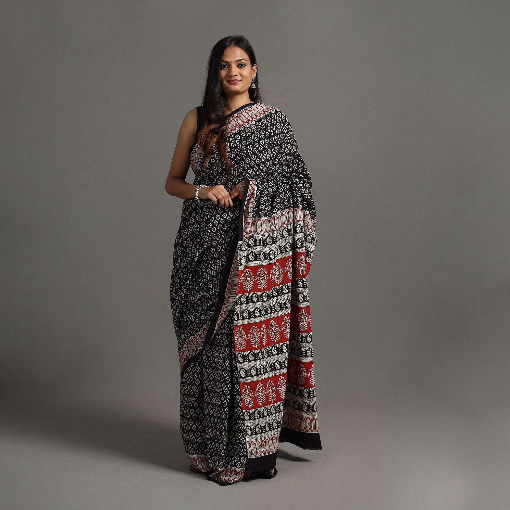 ITOKRI CRAFTS INITIATIVE Black - Natural Dyed Block Print Cotton Bagru Saree 17