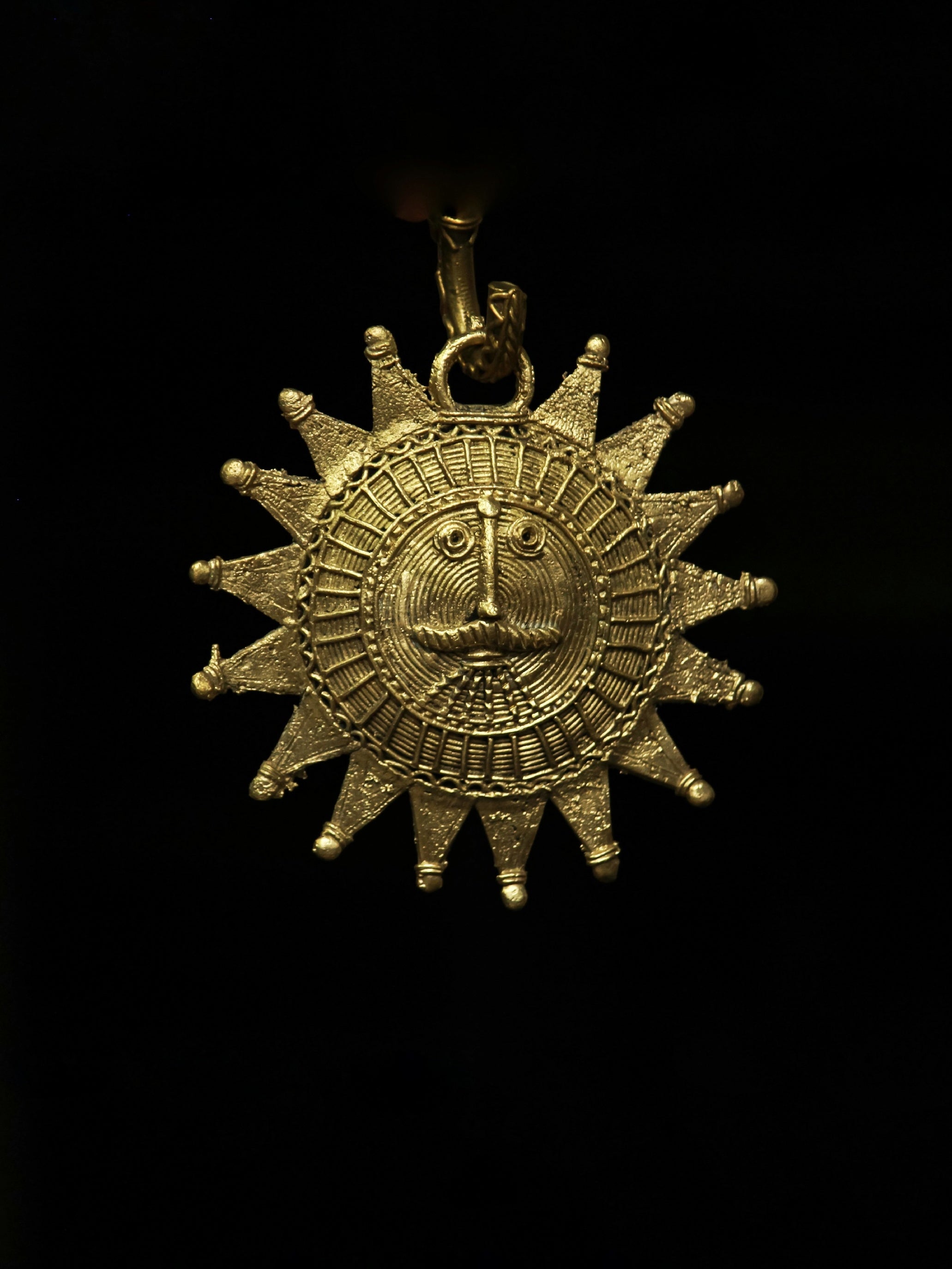 IndianVillèz Dhokra - Sun Mask Wall Accent