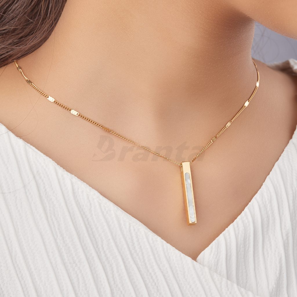 Branta White Stick pendant Necklace