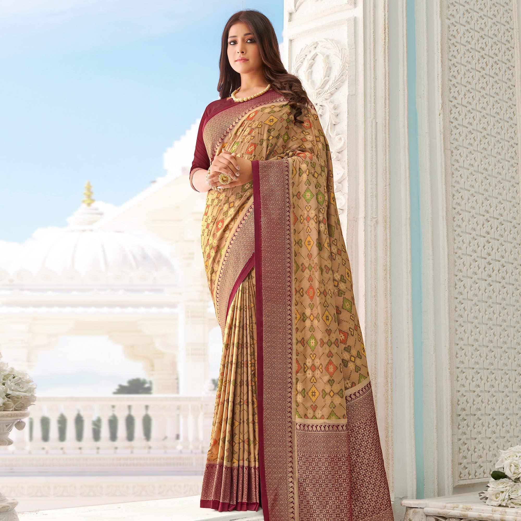 Peachmode Captivating Beige - Maroon Colored Festive Wear Woven Pure Handloom Silk Saree