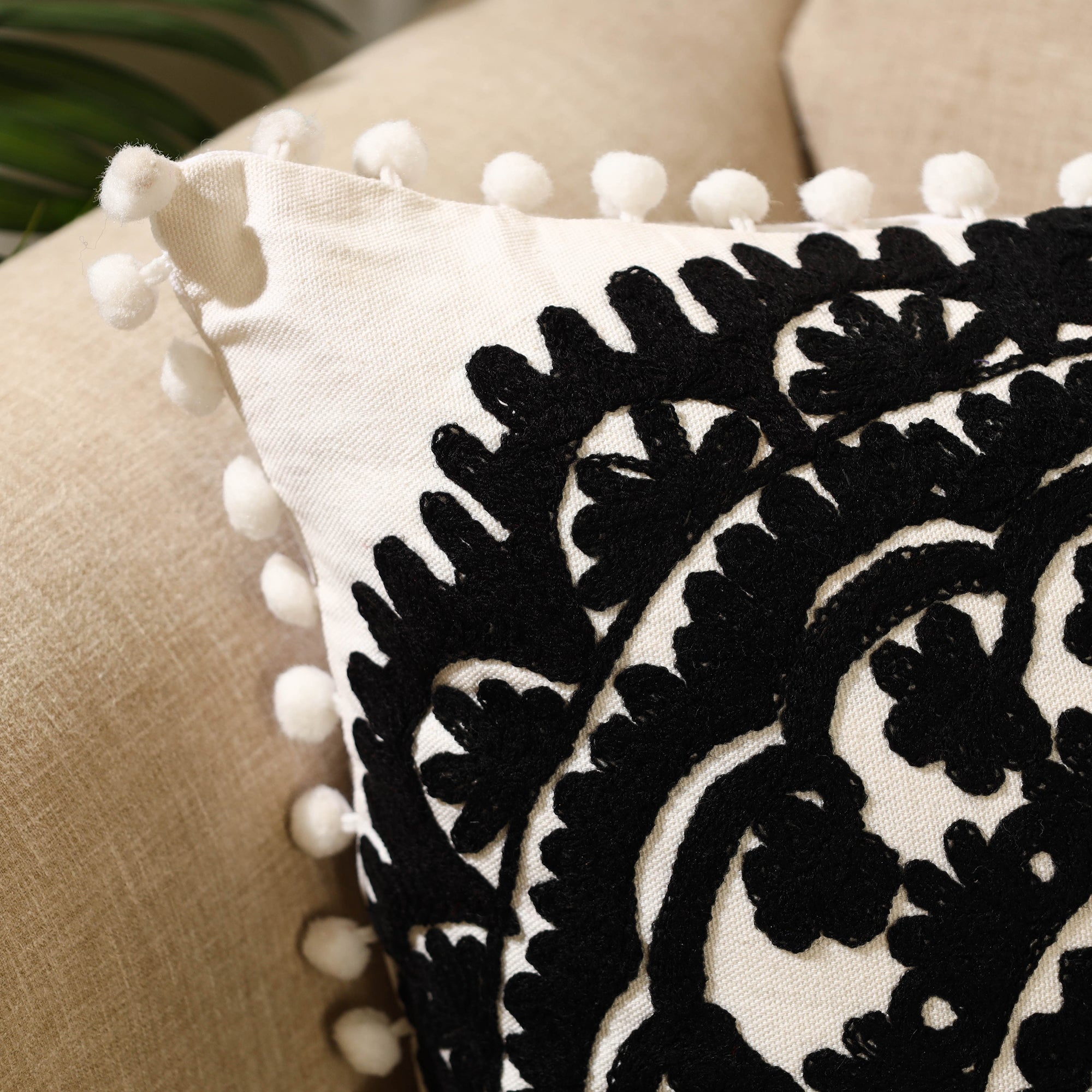 HAVELI CHRONICLES Black - Suzani Embroidery Cushion Cover (16 x 16 in) 35 - view 2
