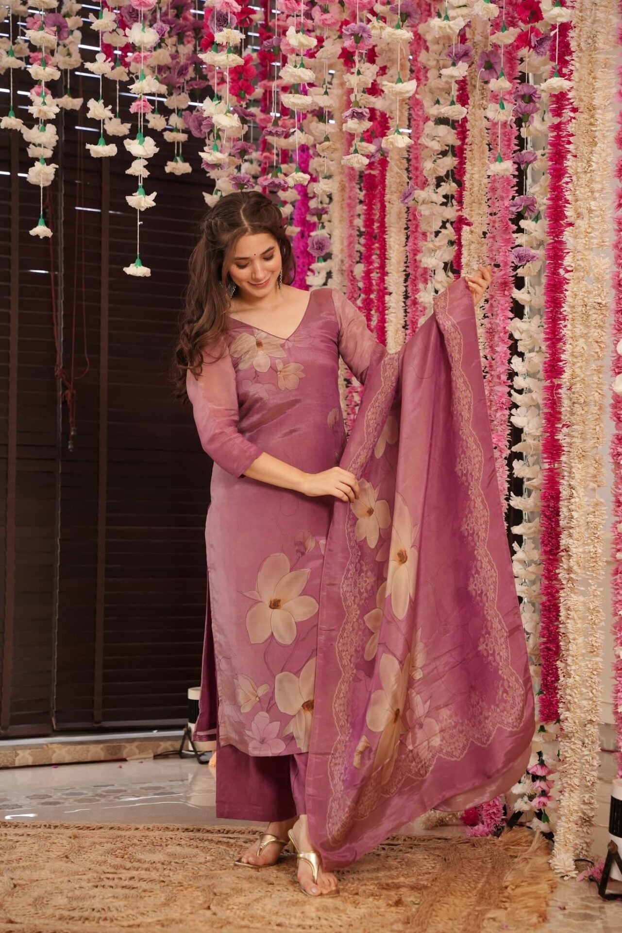 Idaho-o Rabia glow floral kurta set