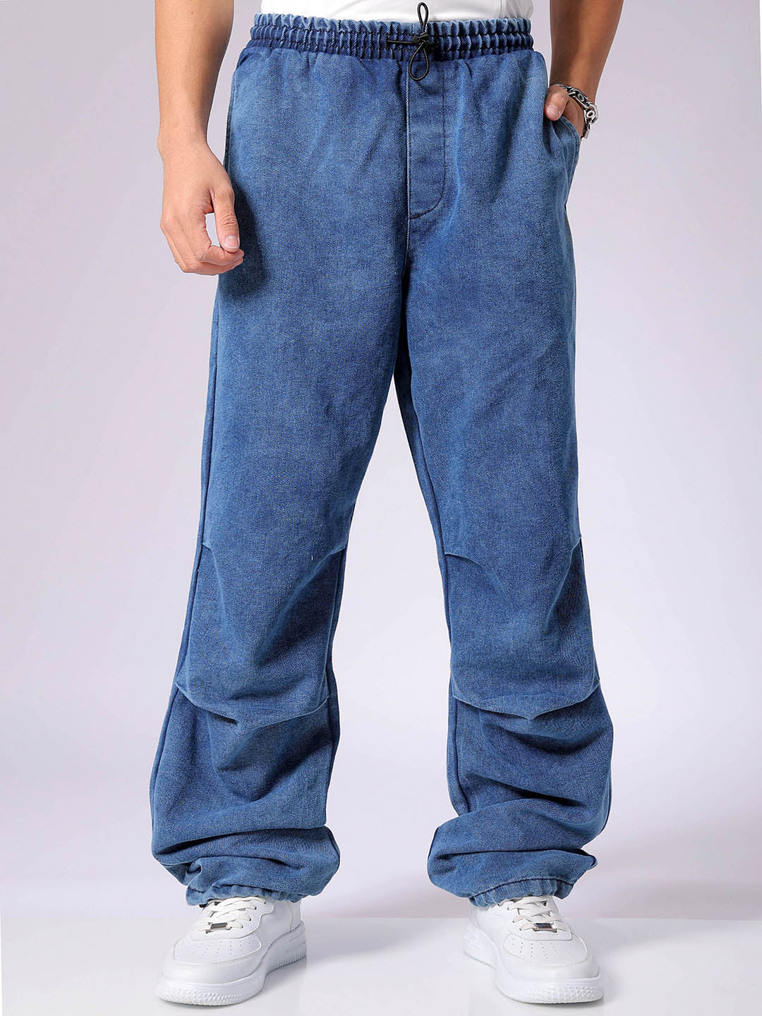 The Indian Garage Co Men's Blue Baggy Tapered Fit Solid Denim Jogger