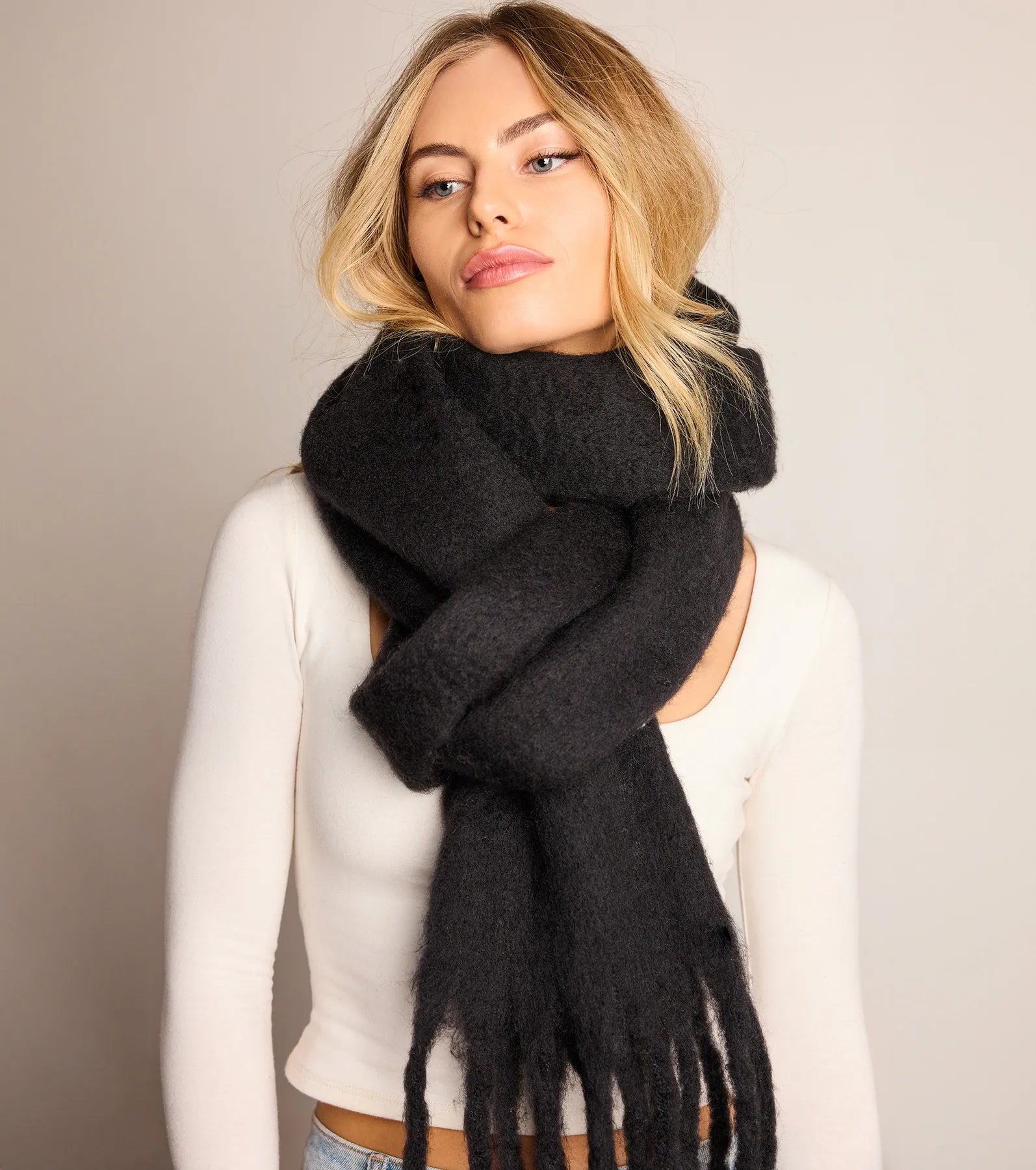 Windsor Wrapped In Luxe Blanket Scarf – BLACK
