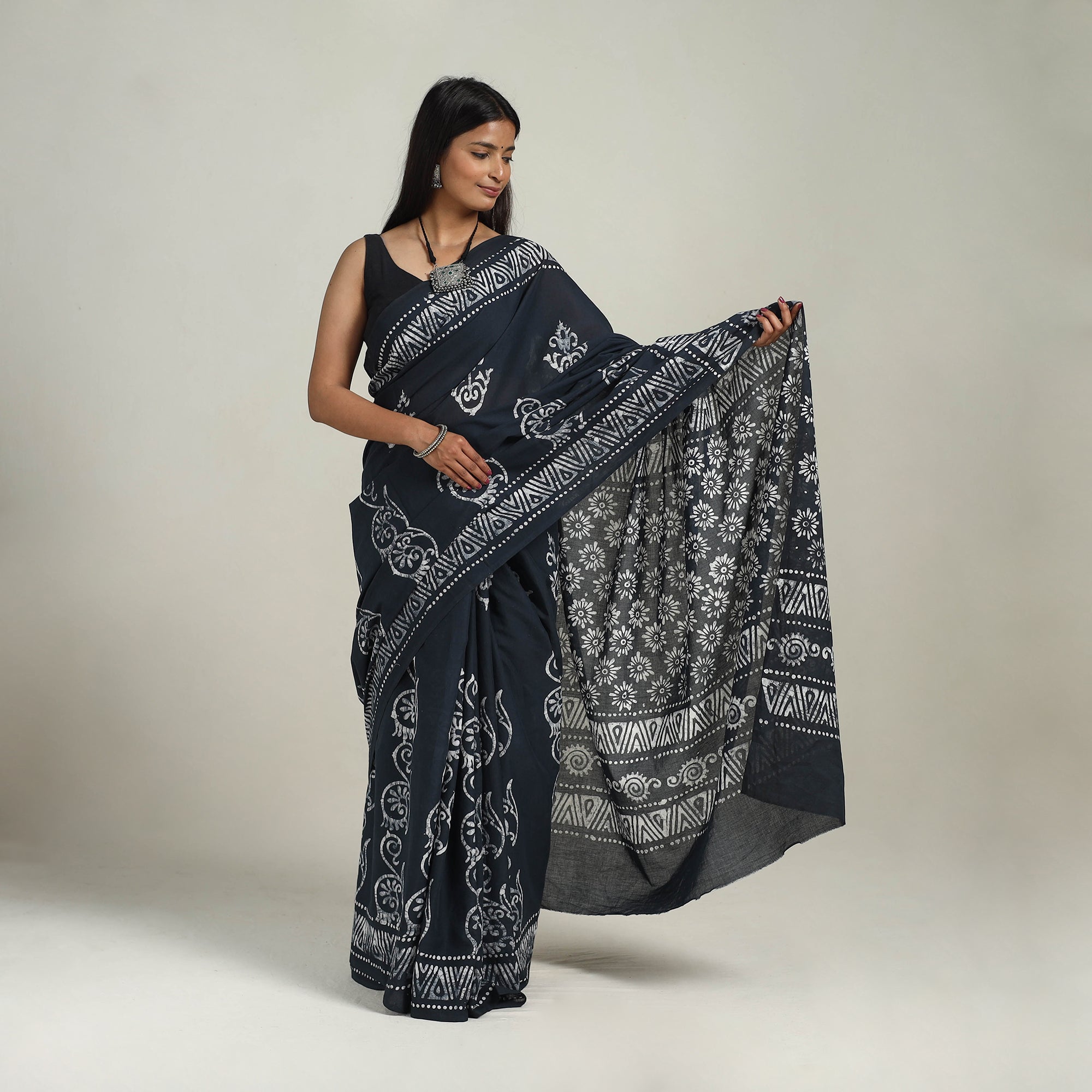 BATIK BY MD. SHARIFF Black - Cotton Hand Batik Print Saree 10 - view 2