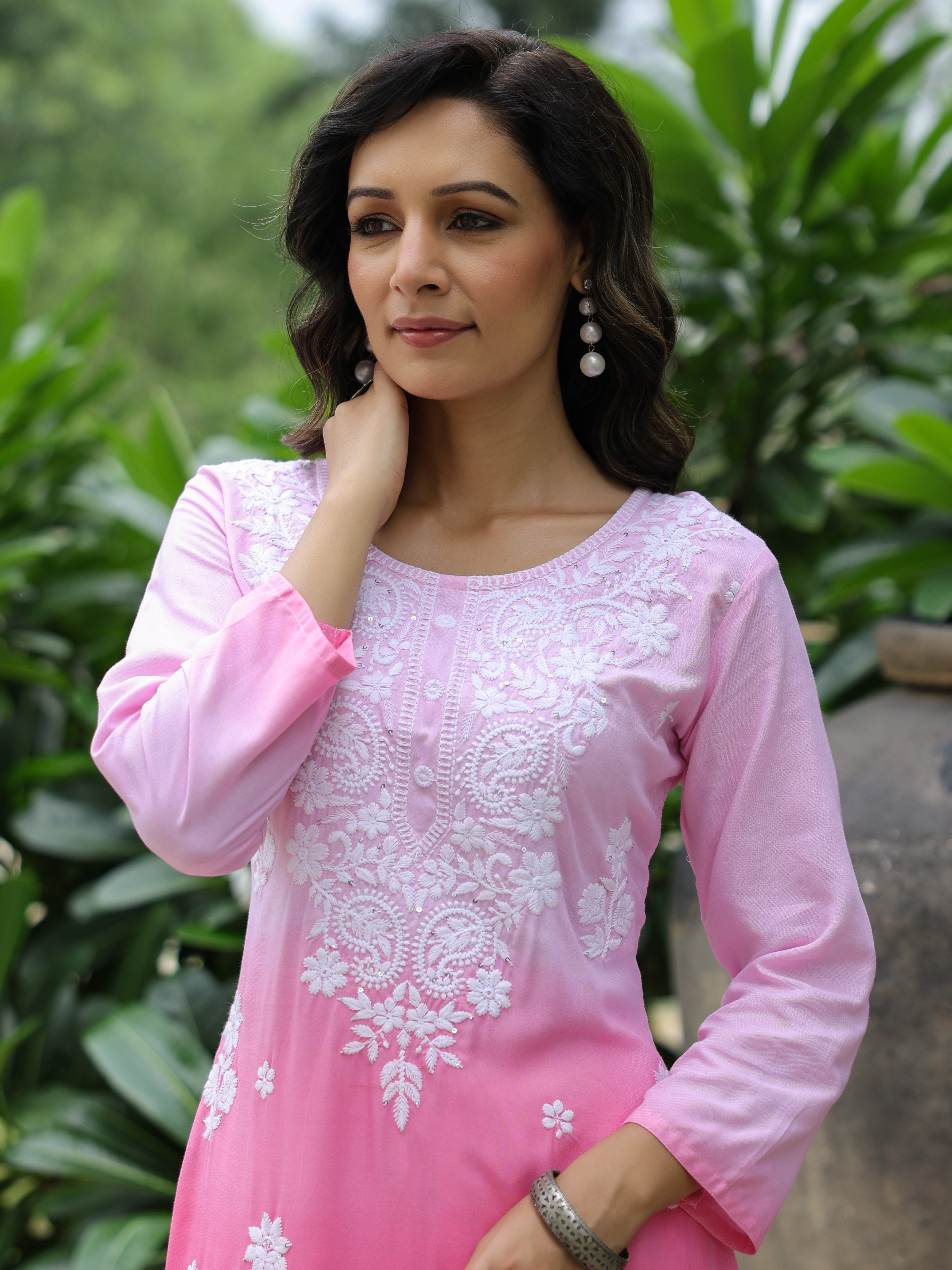 Fashor Blue Ombre Dyed & Chikankari Embroidered Straight Fit Kurta - Pink - view 2