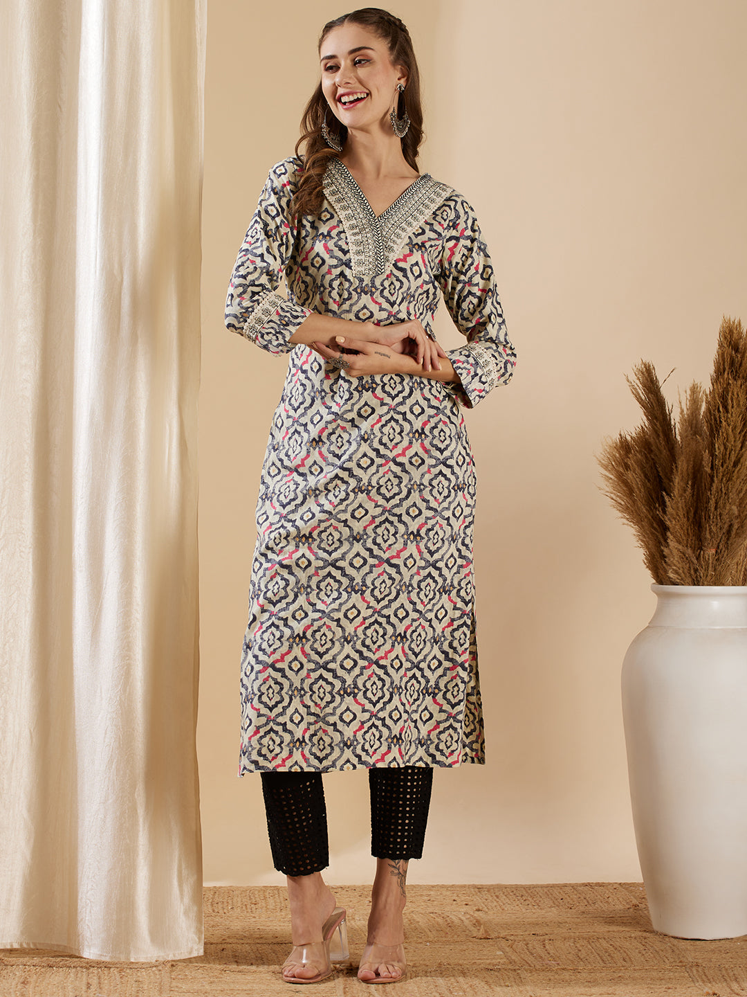 Fashor Ethnic Geometric Printed & Embroidered Straight Fit Kurta - Off White
