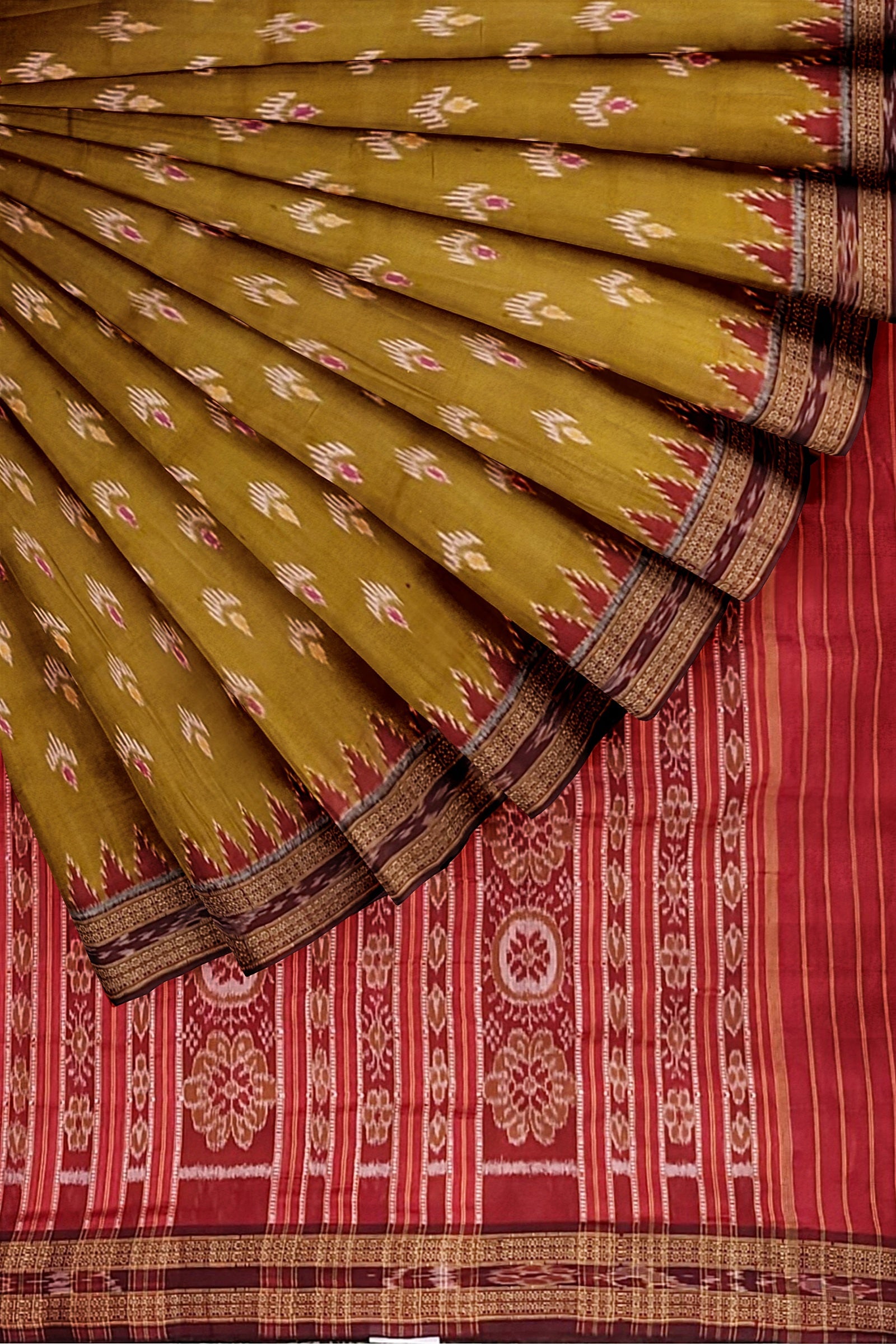 IndianVillèz Mehendi Dual Tone Mayur Chandrika Khandua Silk Saree - view 3
