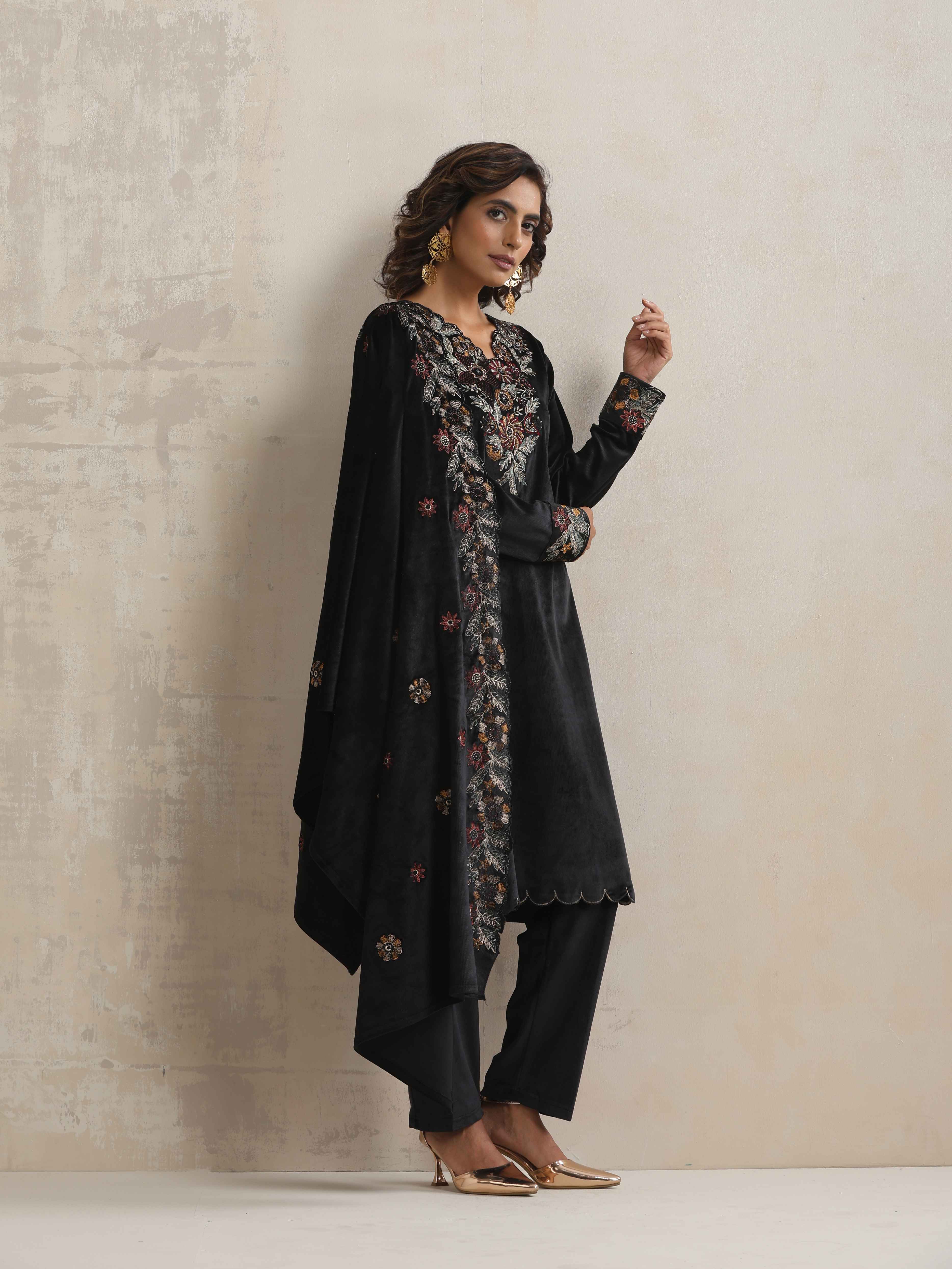 trueBrowns Black Velvet Floral Embroidered Kurta Pant Dupatta Set - view 2