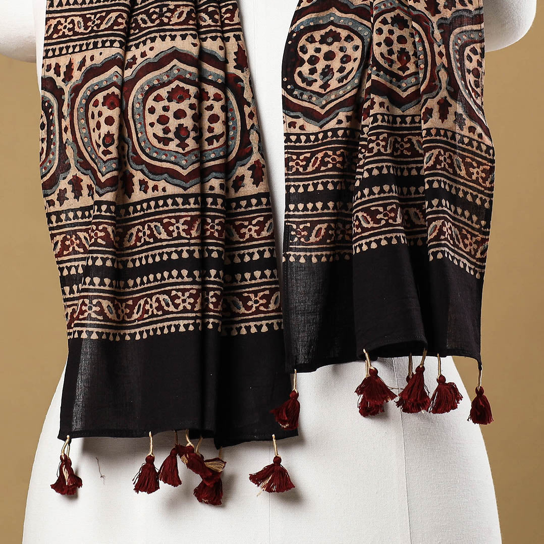 RIYAZ ABDULMAJID KHATRI - AJRAKH Black - Ajrakh Block Printed Mul Cotton Stole with Tassels - view 3