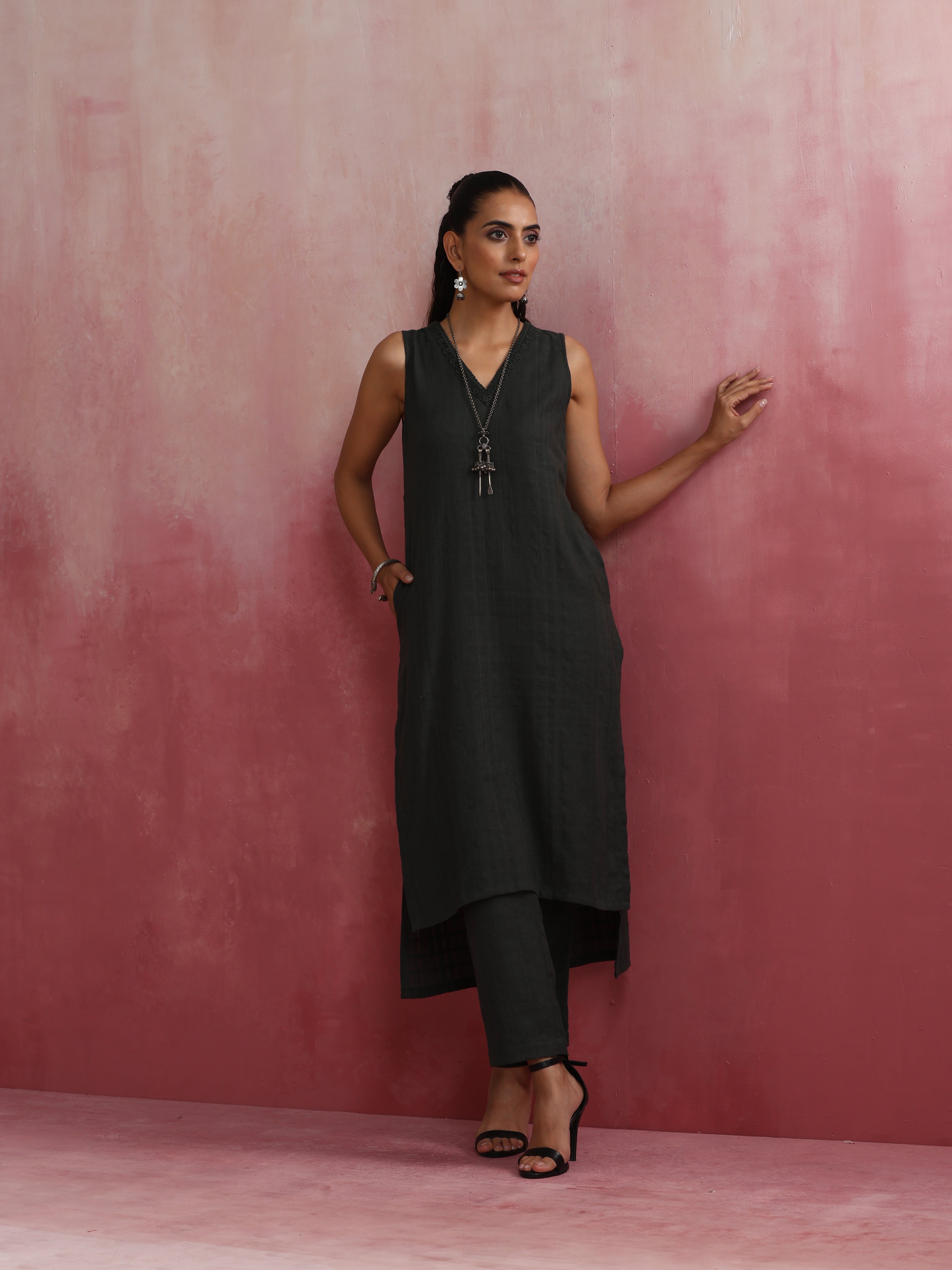 trueBrowns Dark Olive Green Cotton Dobby Kurta Set - view 2