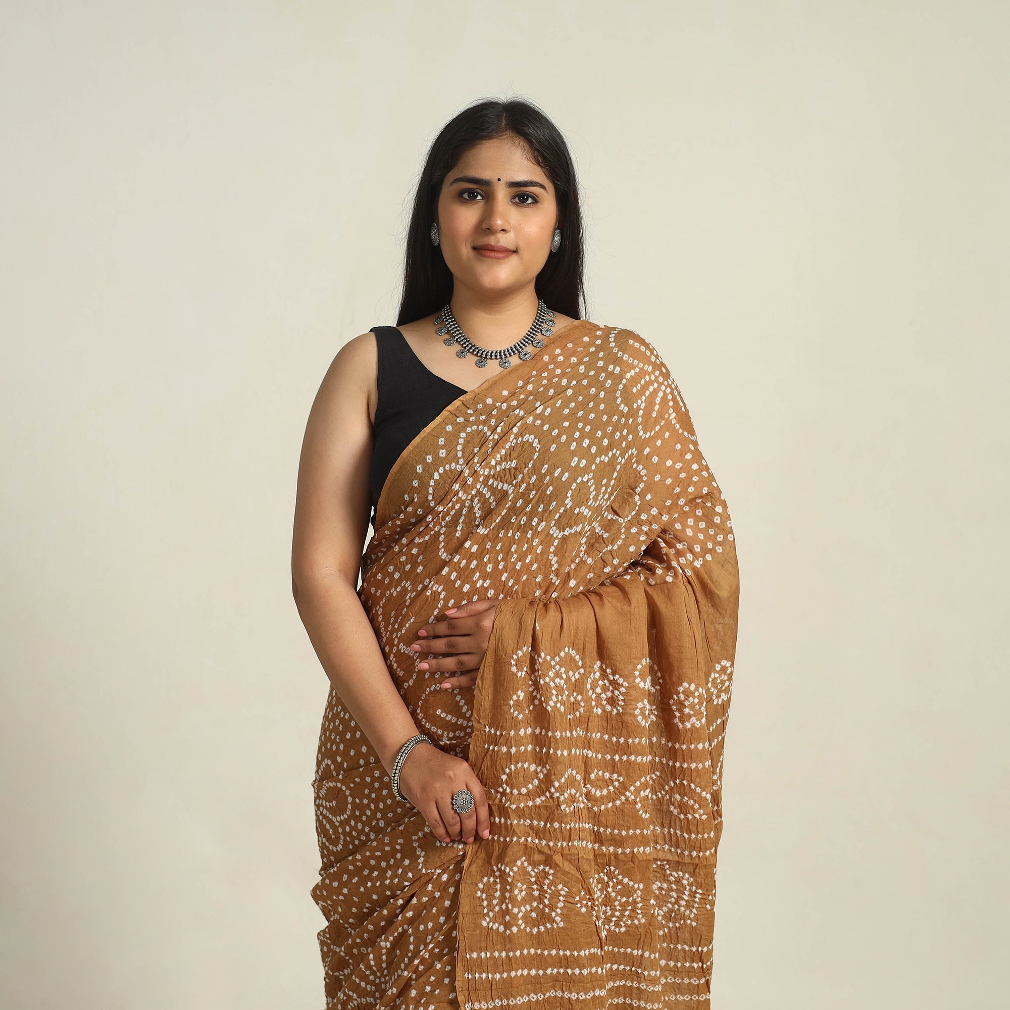 KACHCHH JI CHHAAP Brown - Kutch Bandhani Tie-Dye Cotton Saree with Blouse Piece - view 3