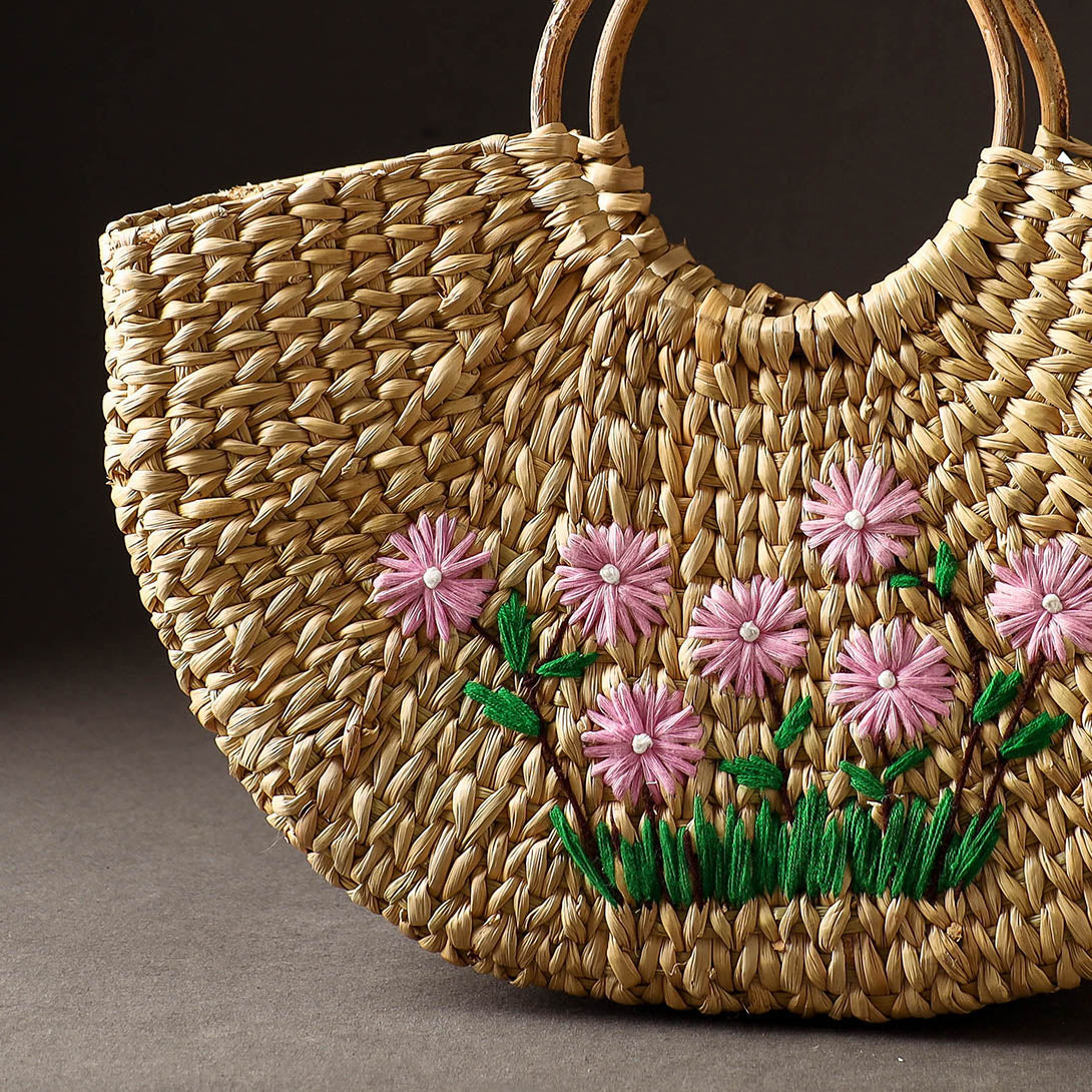 ITOKRI CRAFTS INITIATIVE Beige - Handcrafted Natural Water Reed Embroidered Hand Bag - view 3
