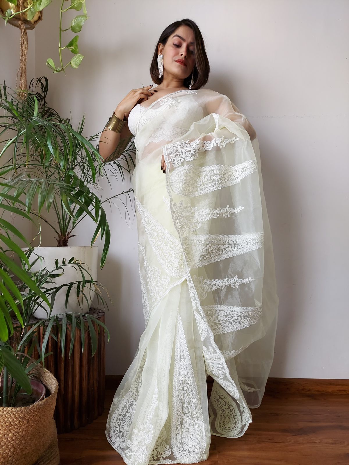 ClothsVilla White Semi-Pure Organza Saree with Exquisite Lucknowi Work & Matching Blouse - view 3