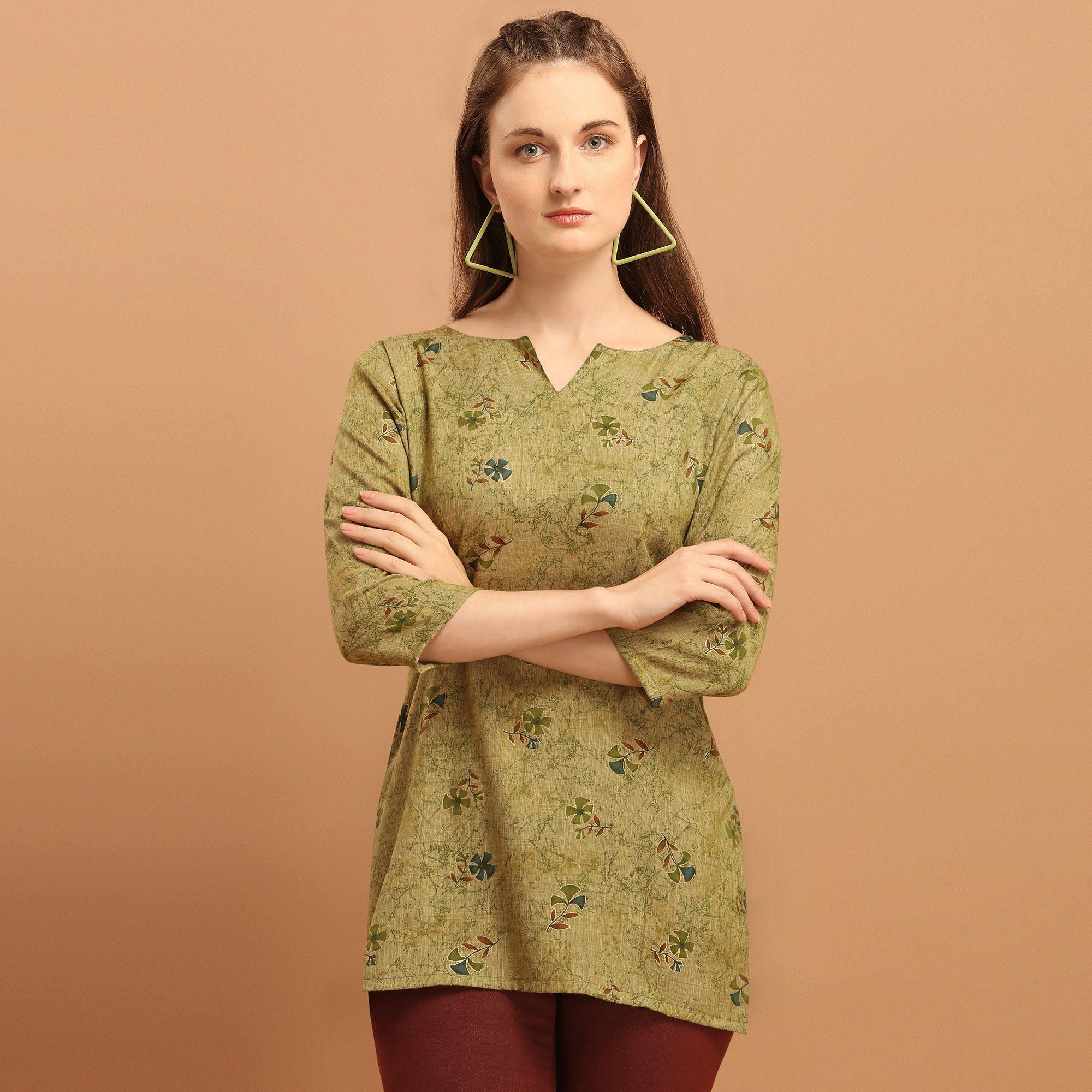 Peachmode Engrossing Green Colored Casual Wear Printed Rayon Top