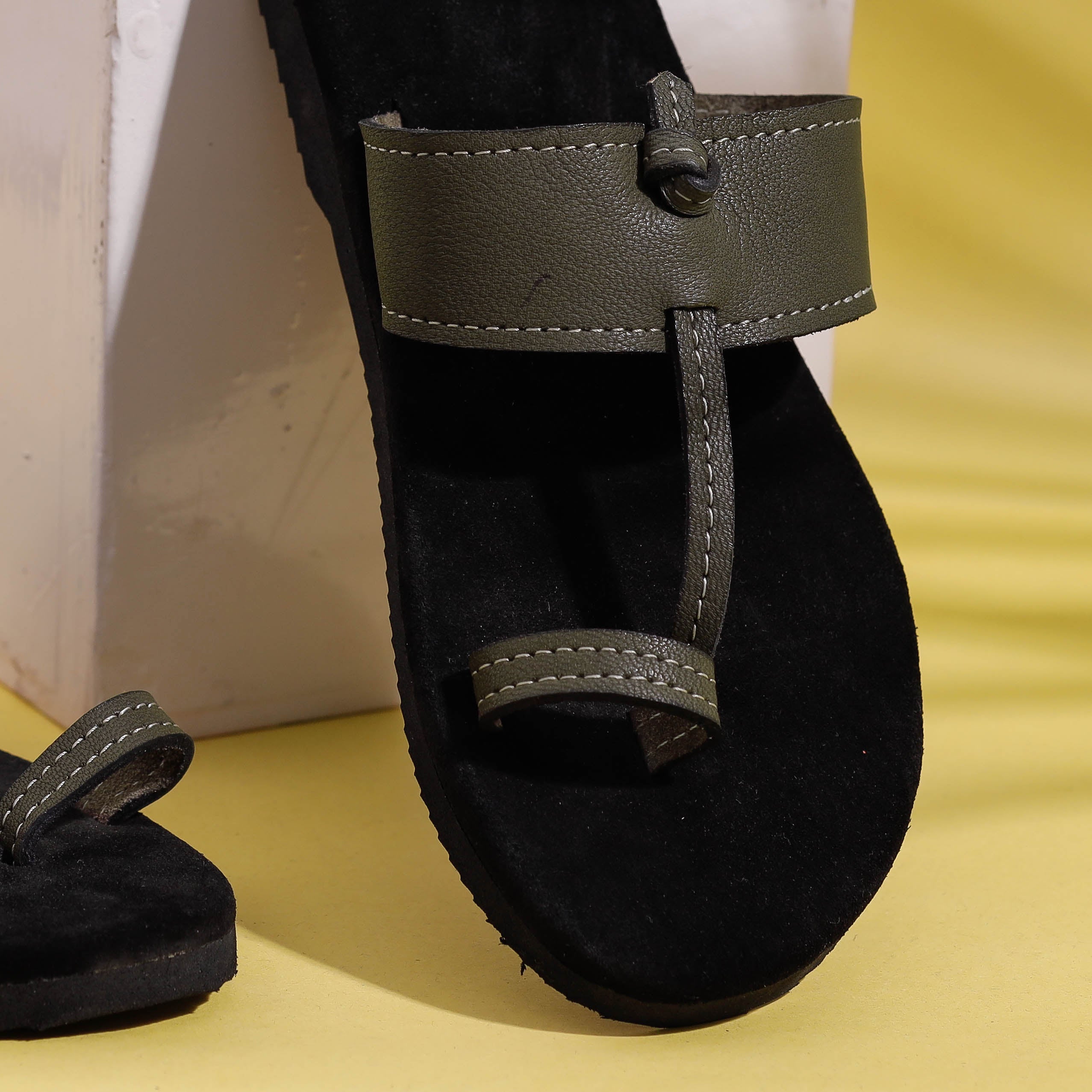 AASAI HANDICRAFT FOOTWEAR AUROVILLE Black & Dark Tan Toe Ring Handcrafted Women's Leather Slippers with Suede - view 2
