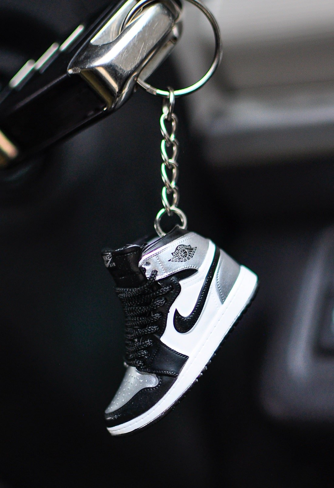Kicks Machine 3D Sneaker Keychain AJ1 SILVER TOE HIGH