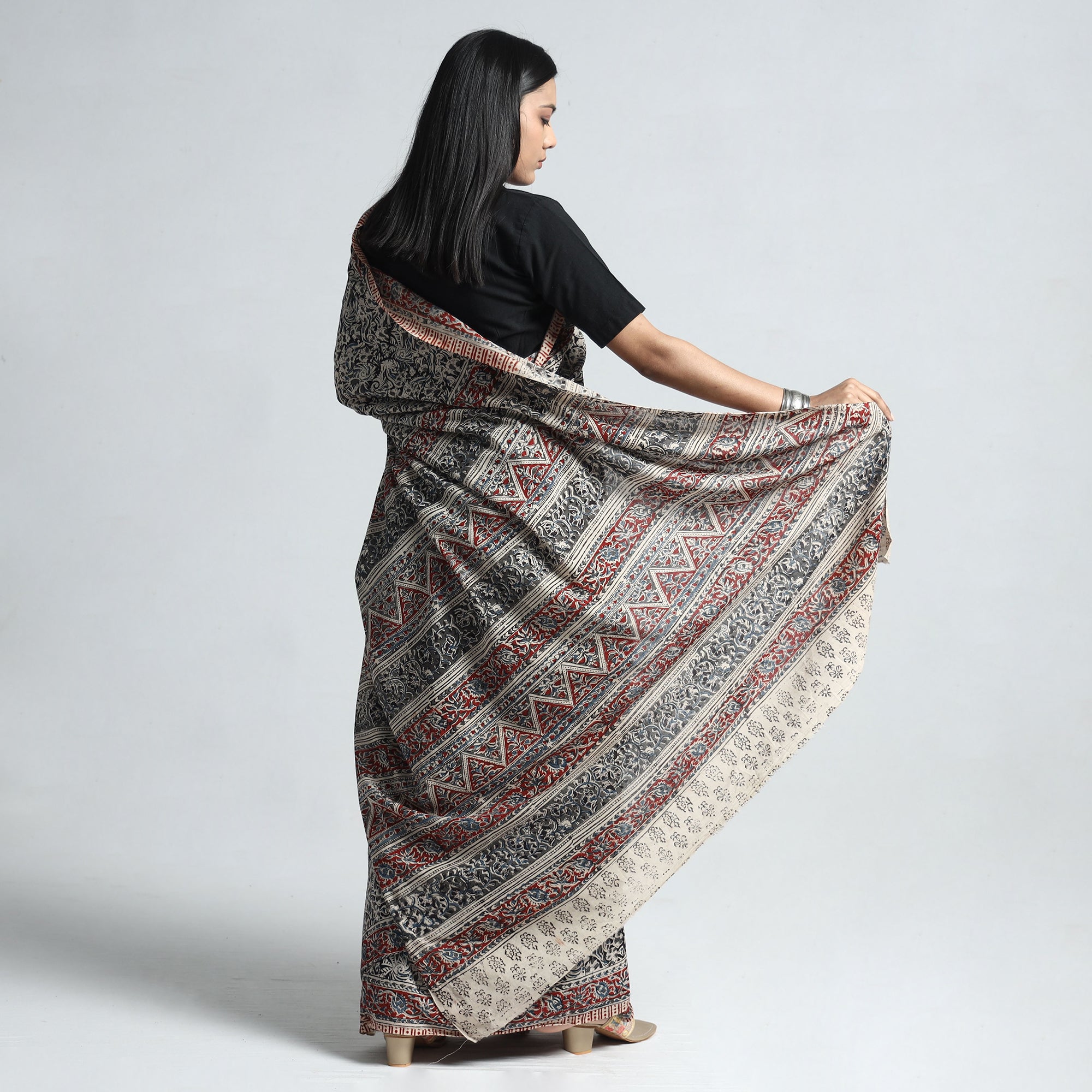 VENKATA BHANU KALAMKARI PEDANA Black - Pedana Block Print Cotton Kalamkari Saree - view 6