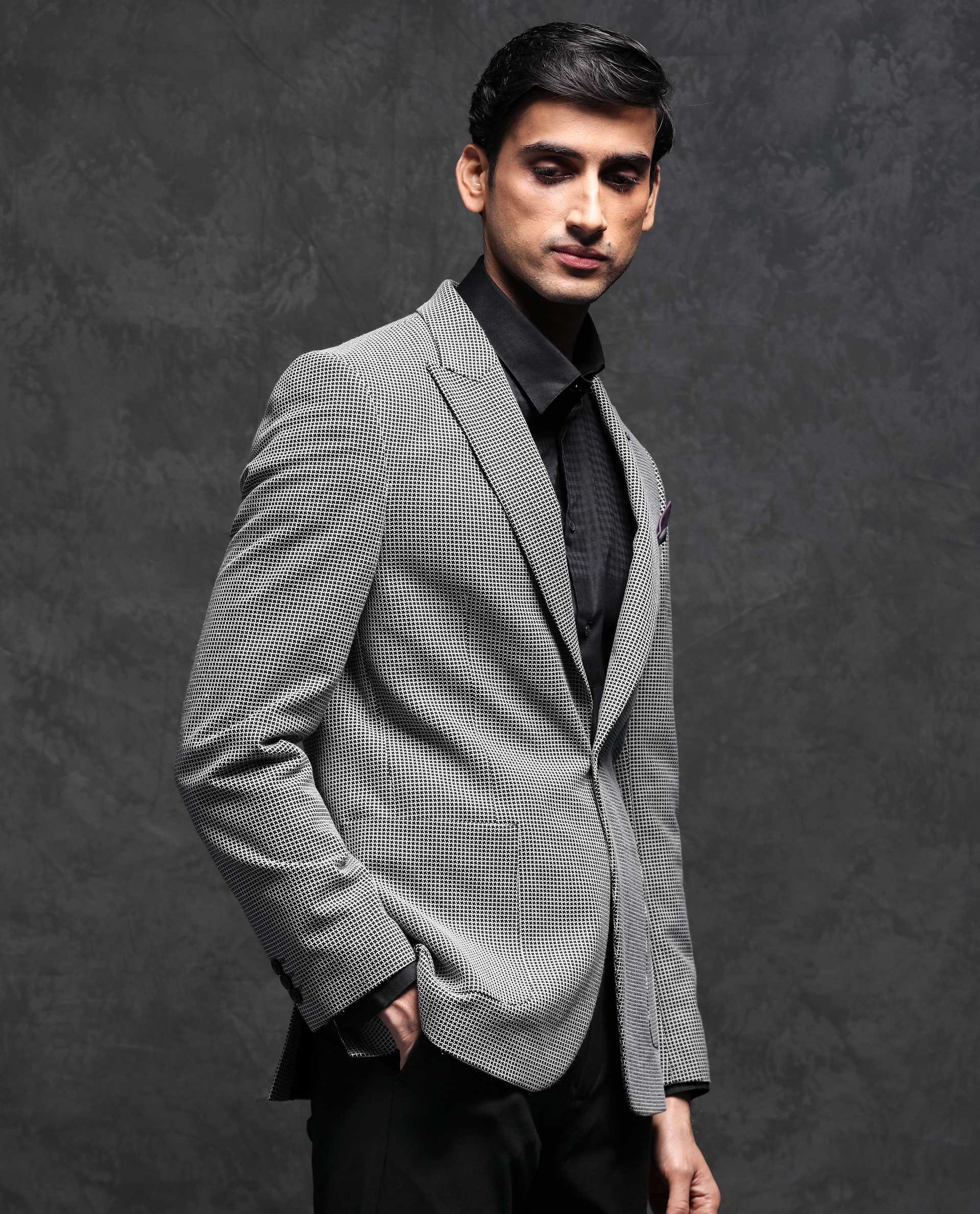 Rare Rabbit Men's Bellion Black Polyester Viscose Fabric Peak Lapel Single Breasted Tailored Fit Houndstooth Blazer - view 8