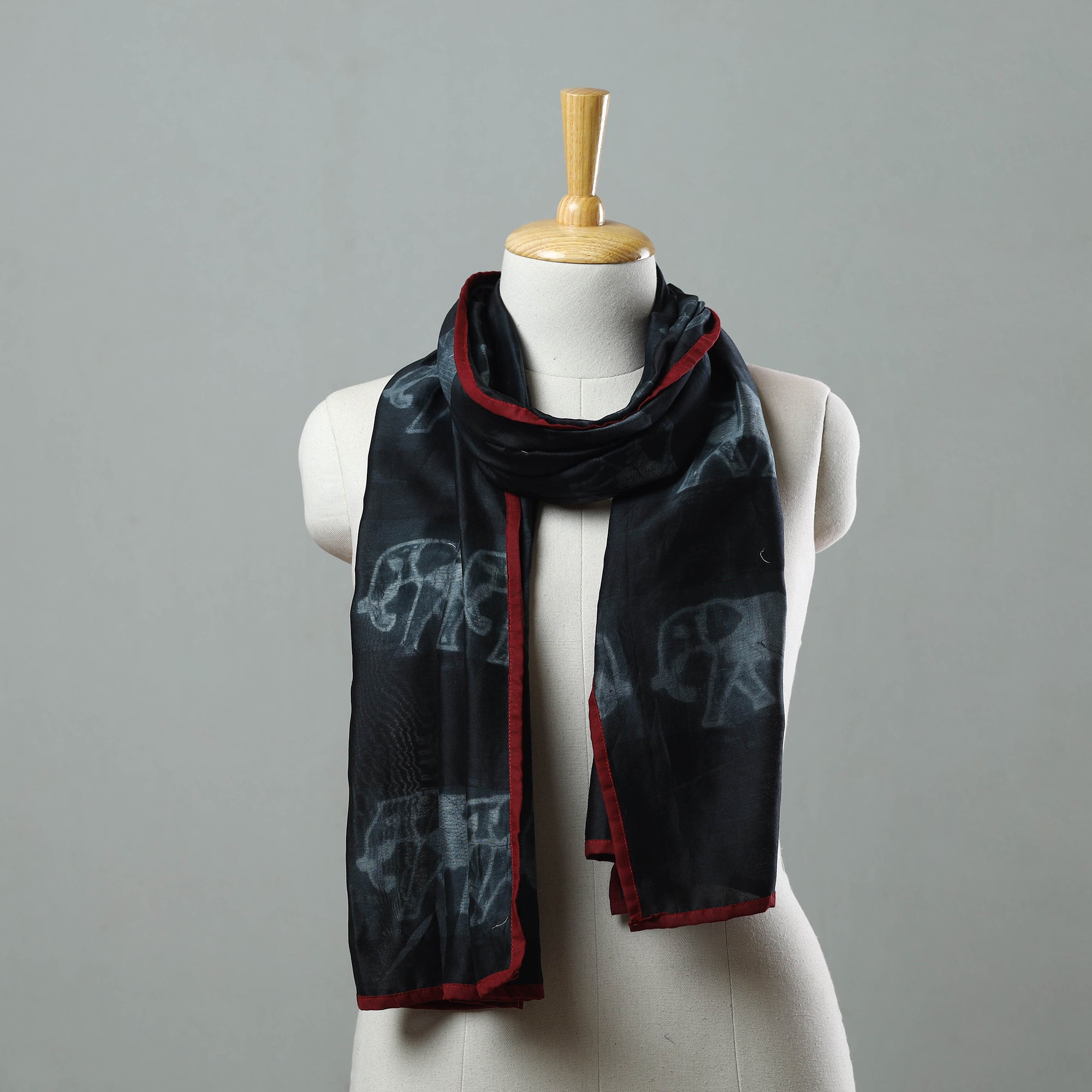 Tie dye stole – STOLES & SCARVES Black - Chanderi Silk Nui Shibori Tie & Dye Stole 01
