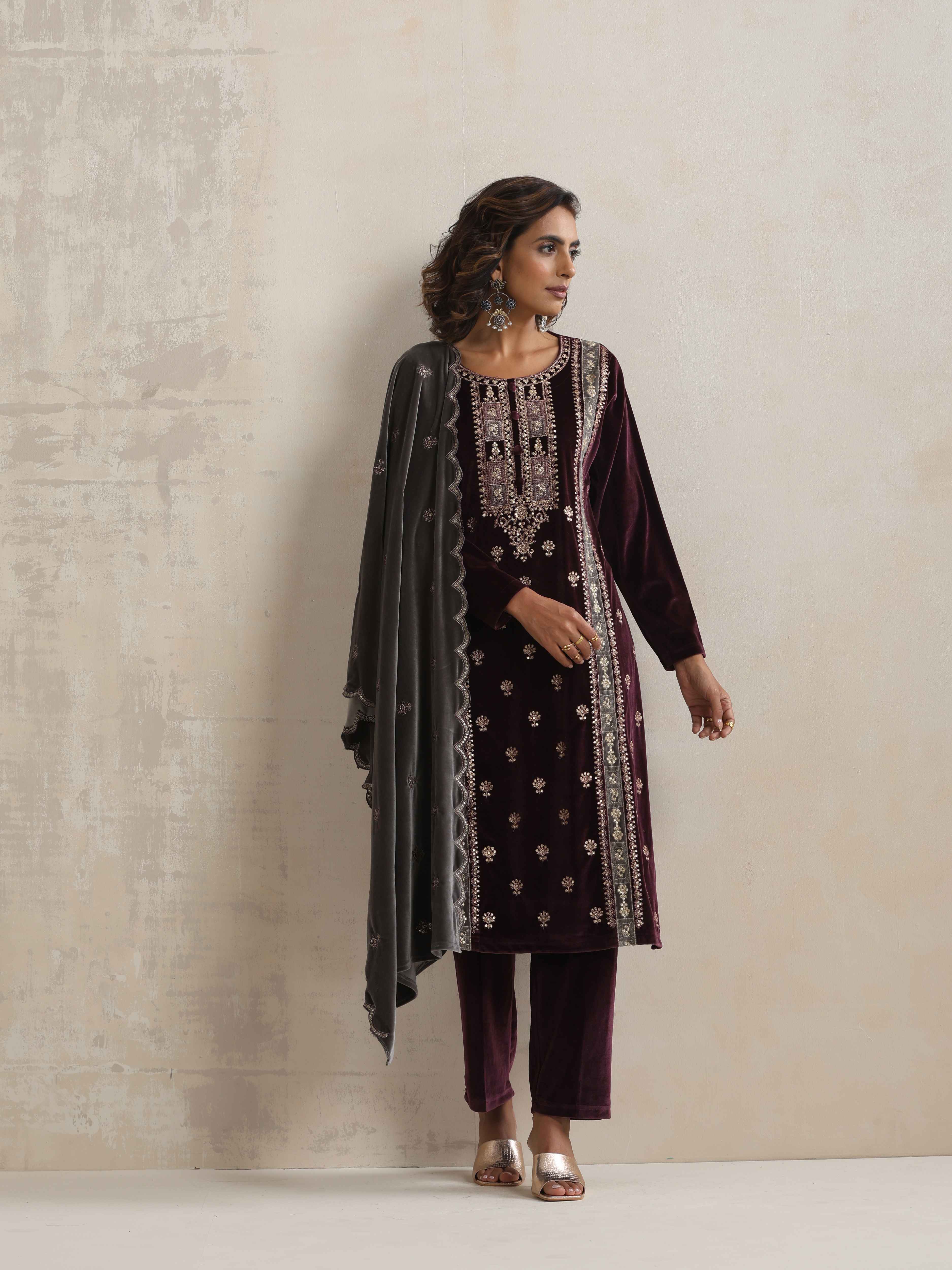 trueBrowns Purple Velvet Floral Embroidered Kurta Pant Dupatta Set - view 2