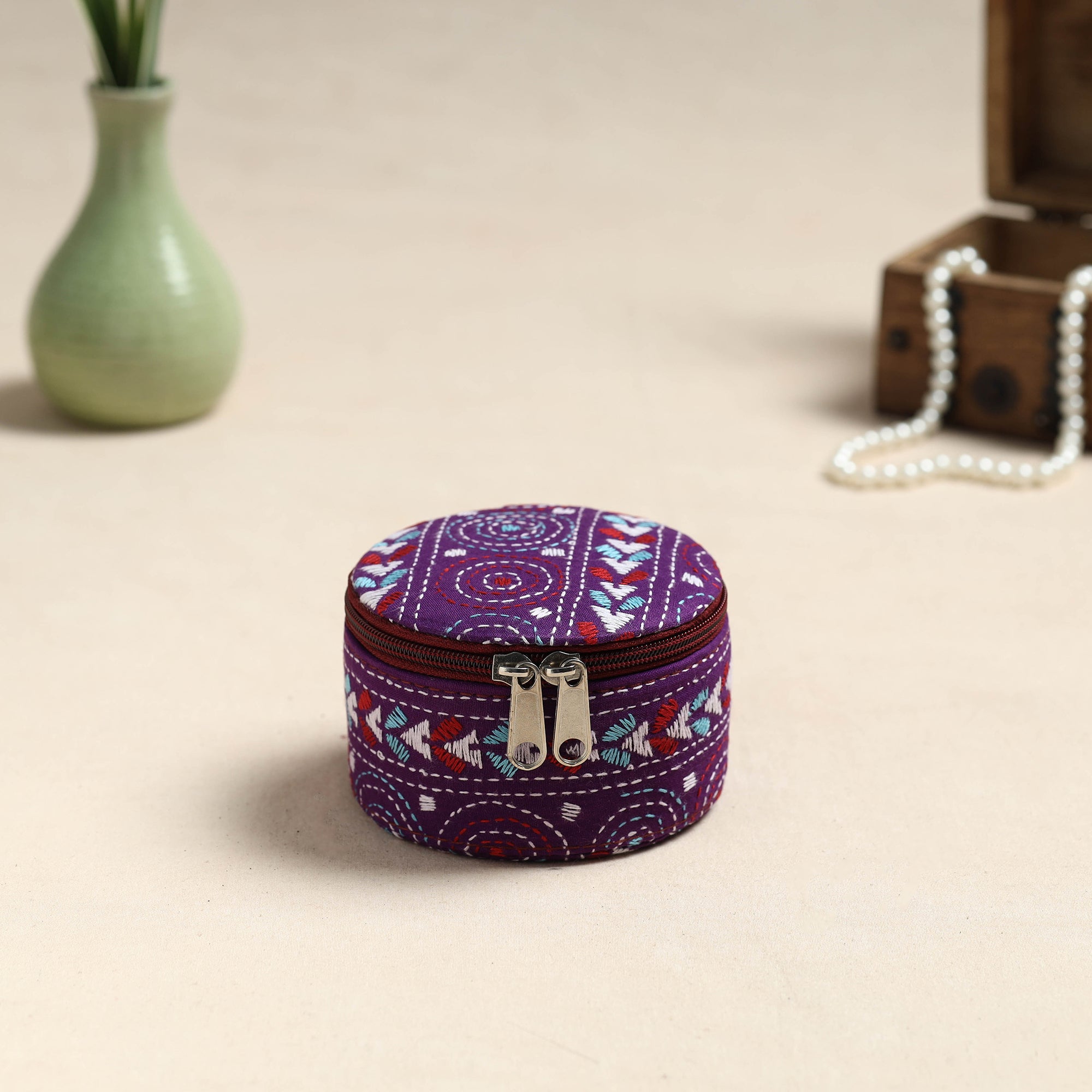 ASALKAAR Bengal Kantha Work Handcrafted Round Utility Box