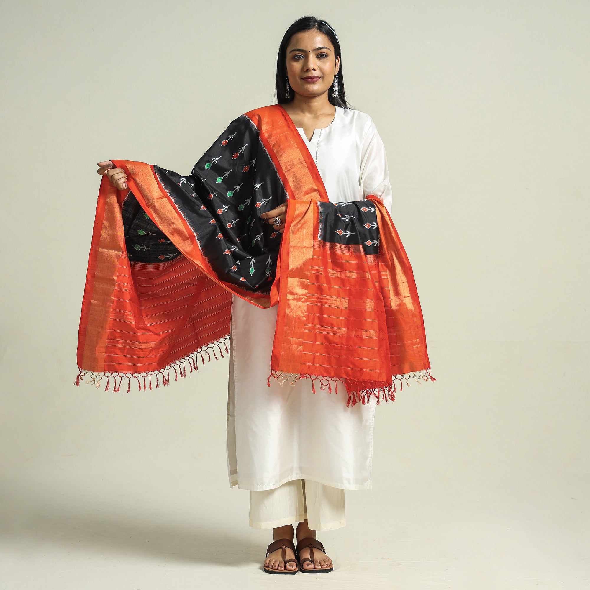 ITOKRI CRAFTS INITIATIVE Black - Handwoven Pochampally Ikat Pure Mulberry Silk Dupatta with Zari Border - view 2
