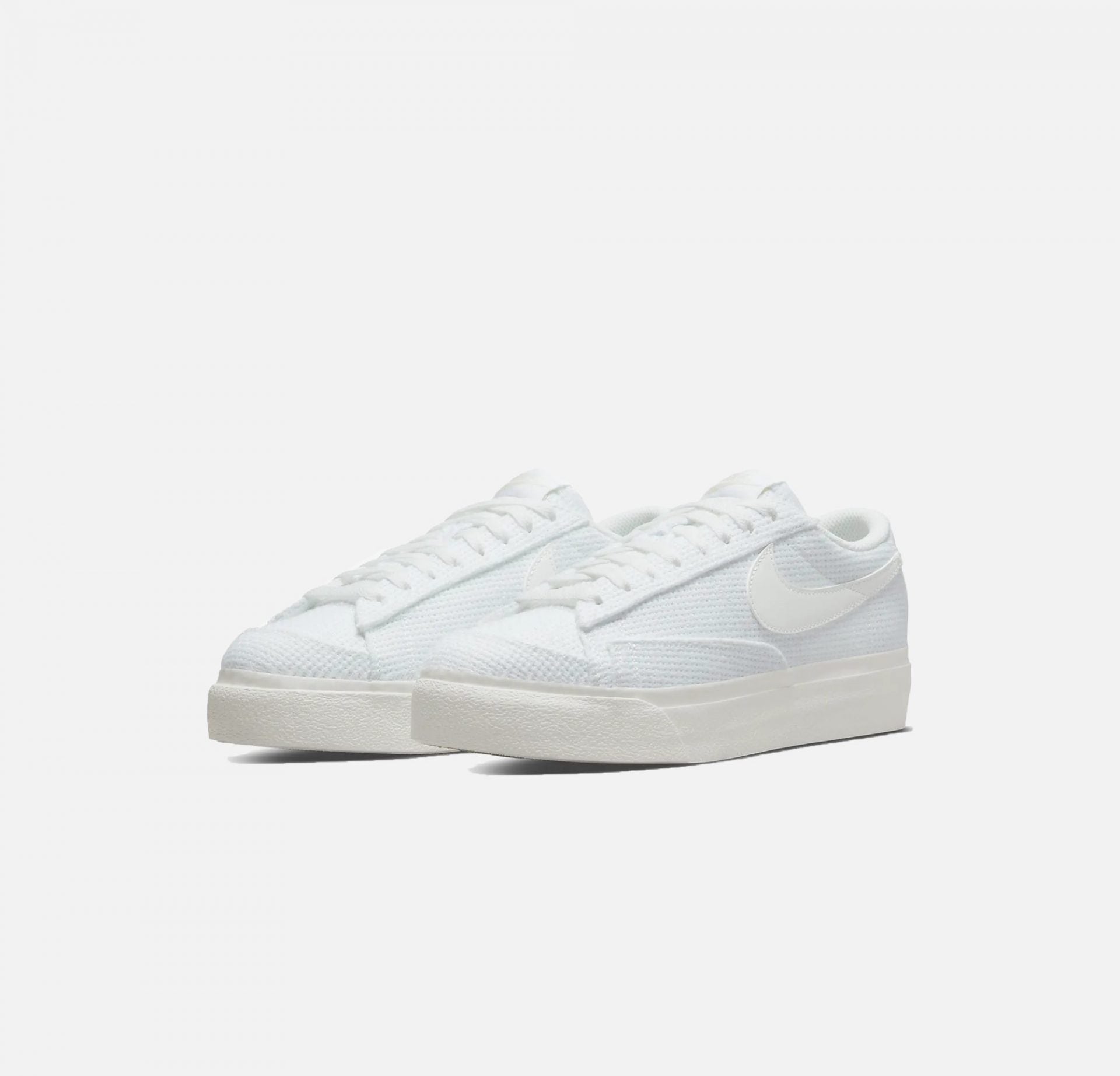 Nike | BLAZER LOW PLATFORM { SUMMIT WHITE / FOSSIL