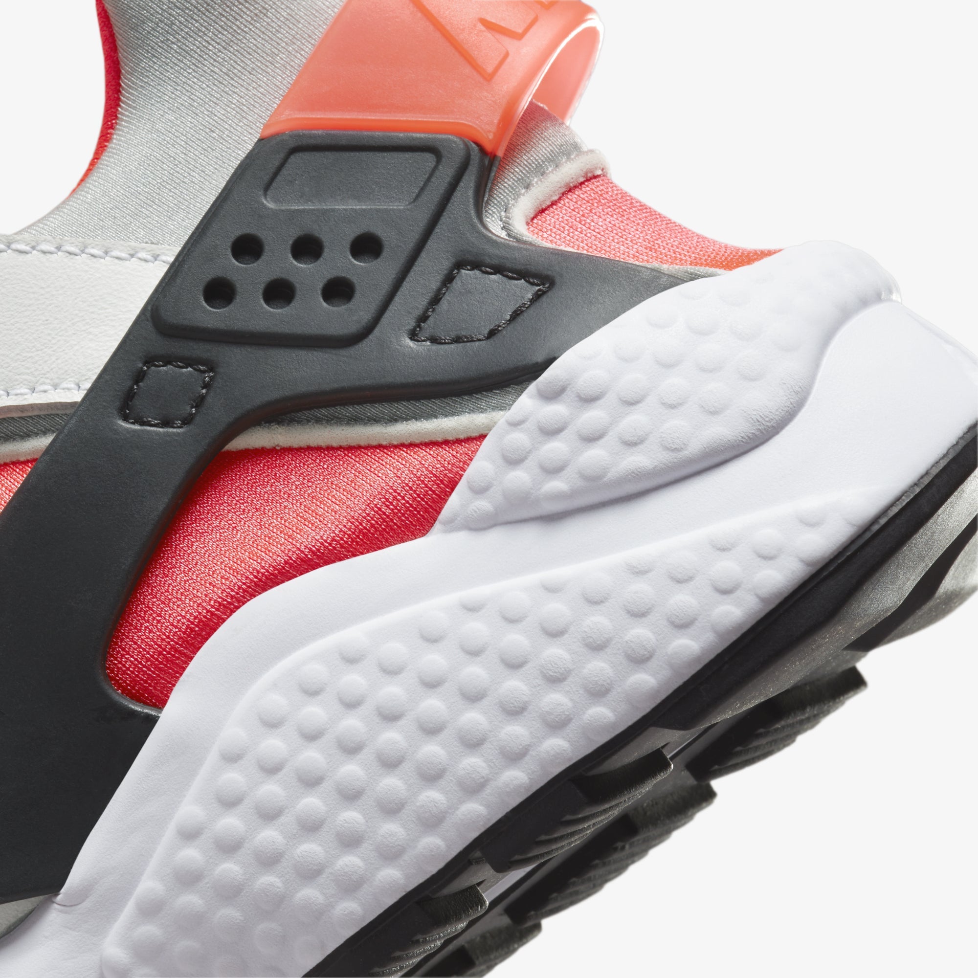 Nike | AIR HUARACHE { WHITE/METALLIC SILVER-INFRARED 23-BLACK - view 4