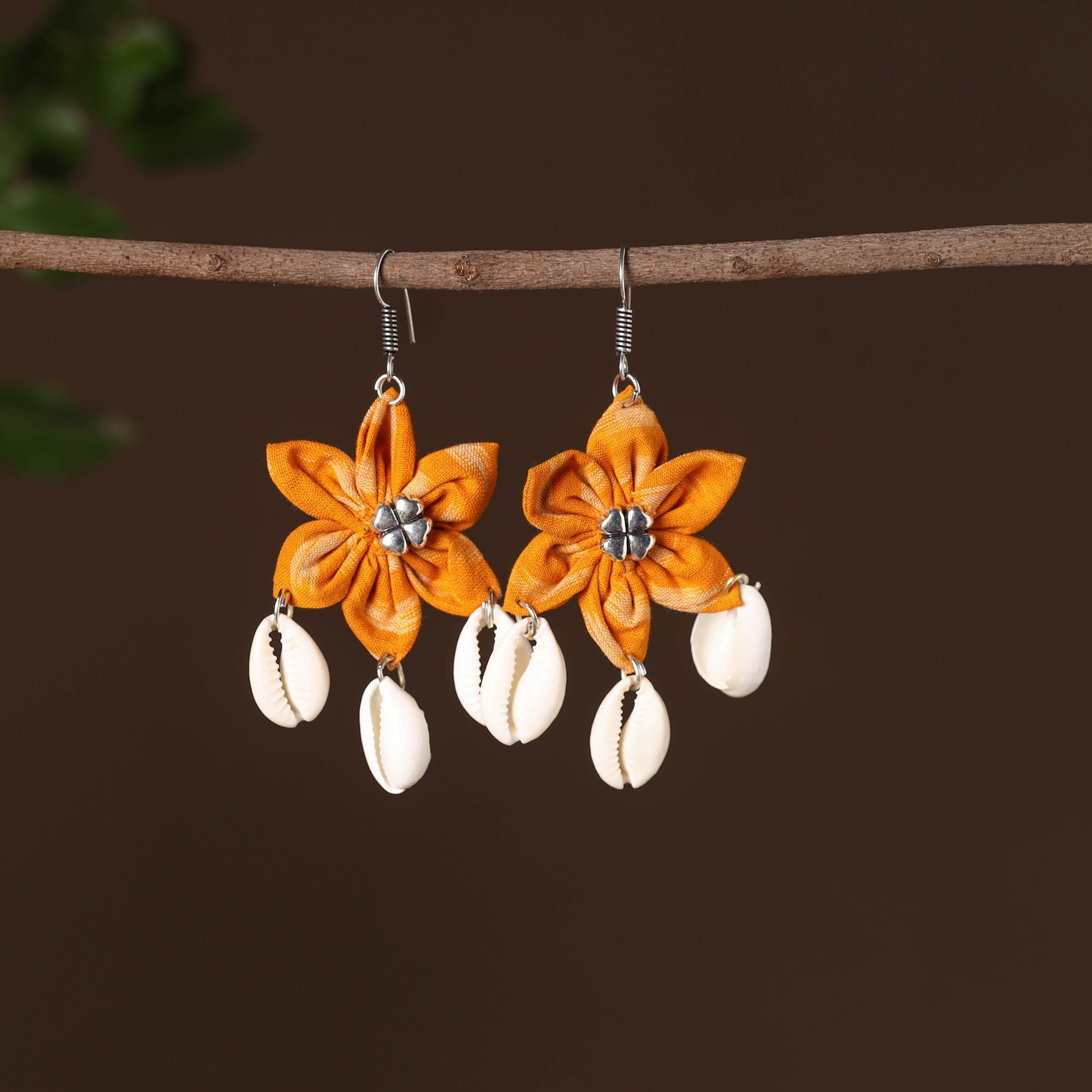 JALPARI Abira Fabart Phool Kali Shell Earrings