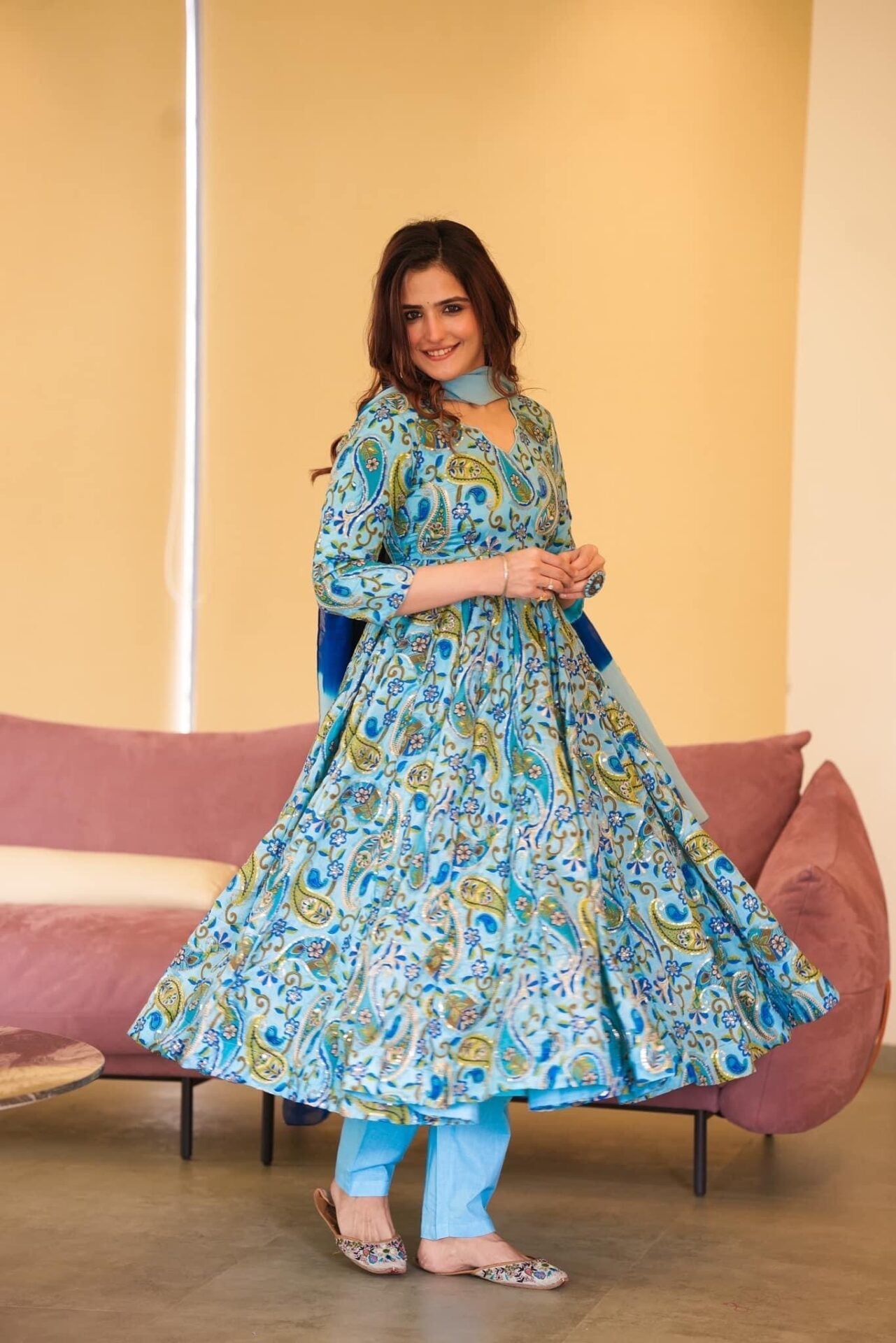 Idaho-o Raabta blue embroidered suit set - view 4