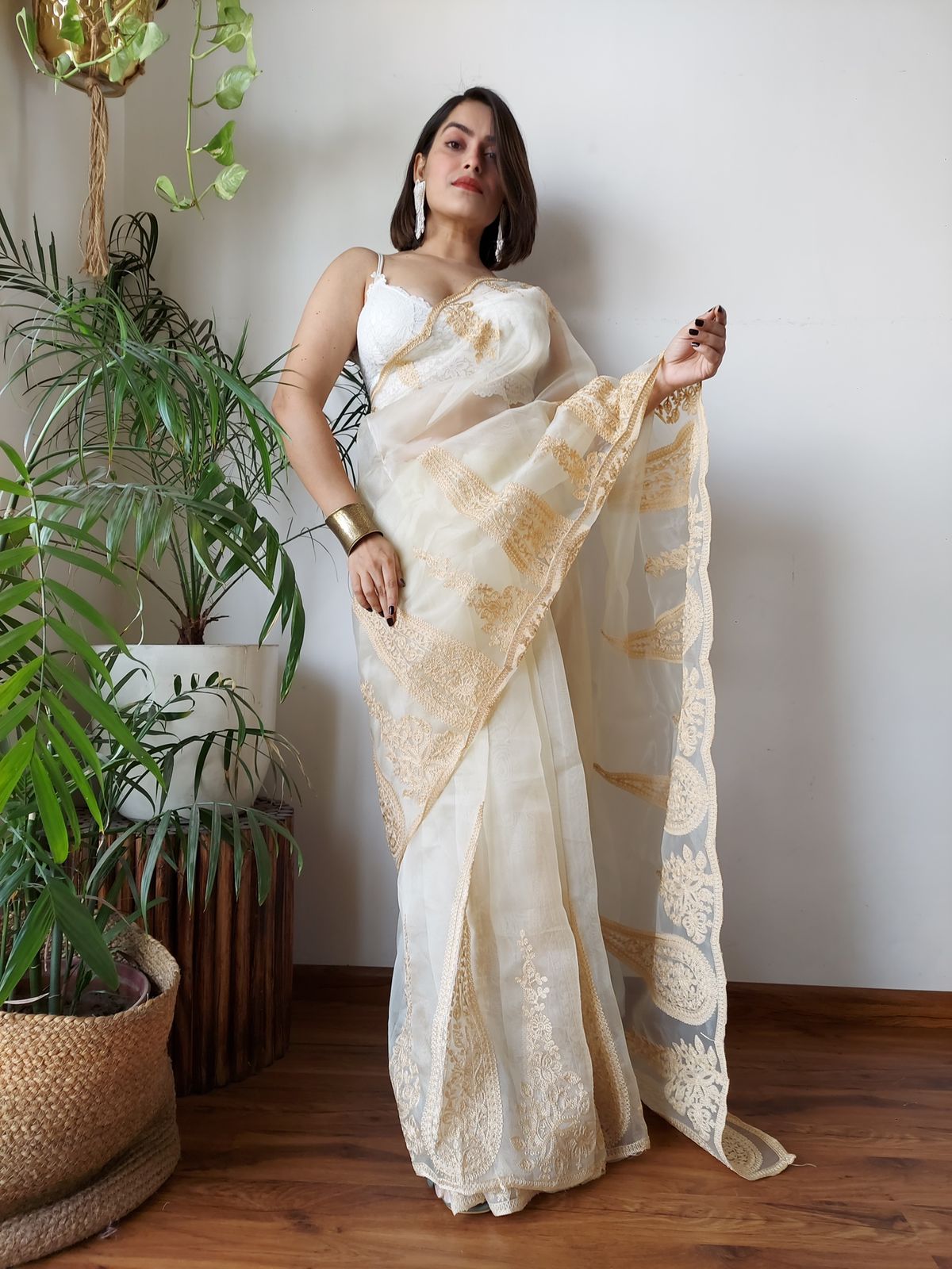 ClothsVilla Off White Semi-Pure Organza Saree with Exquisite Lucknowi Work & Matching Blouse - view 4