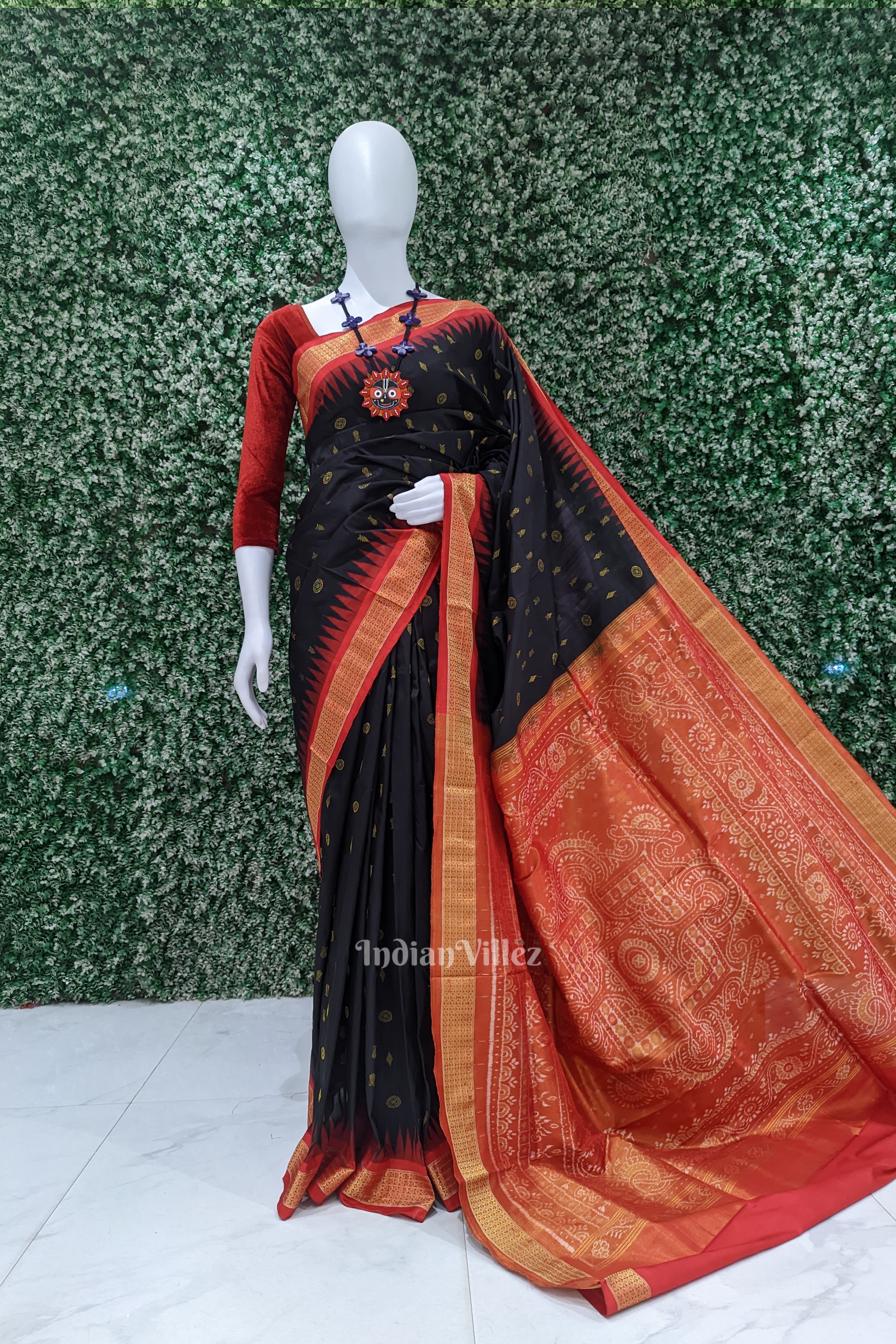 IndianVillèz Black Red Fish Motif Sambalpuri Silk Saree with Tissue Anchal