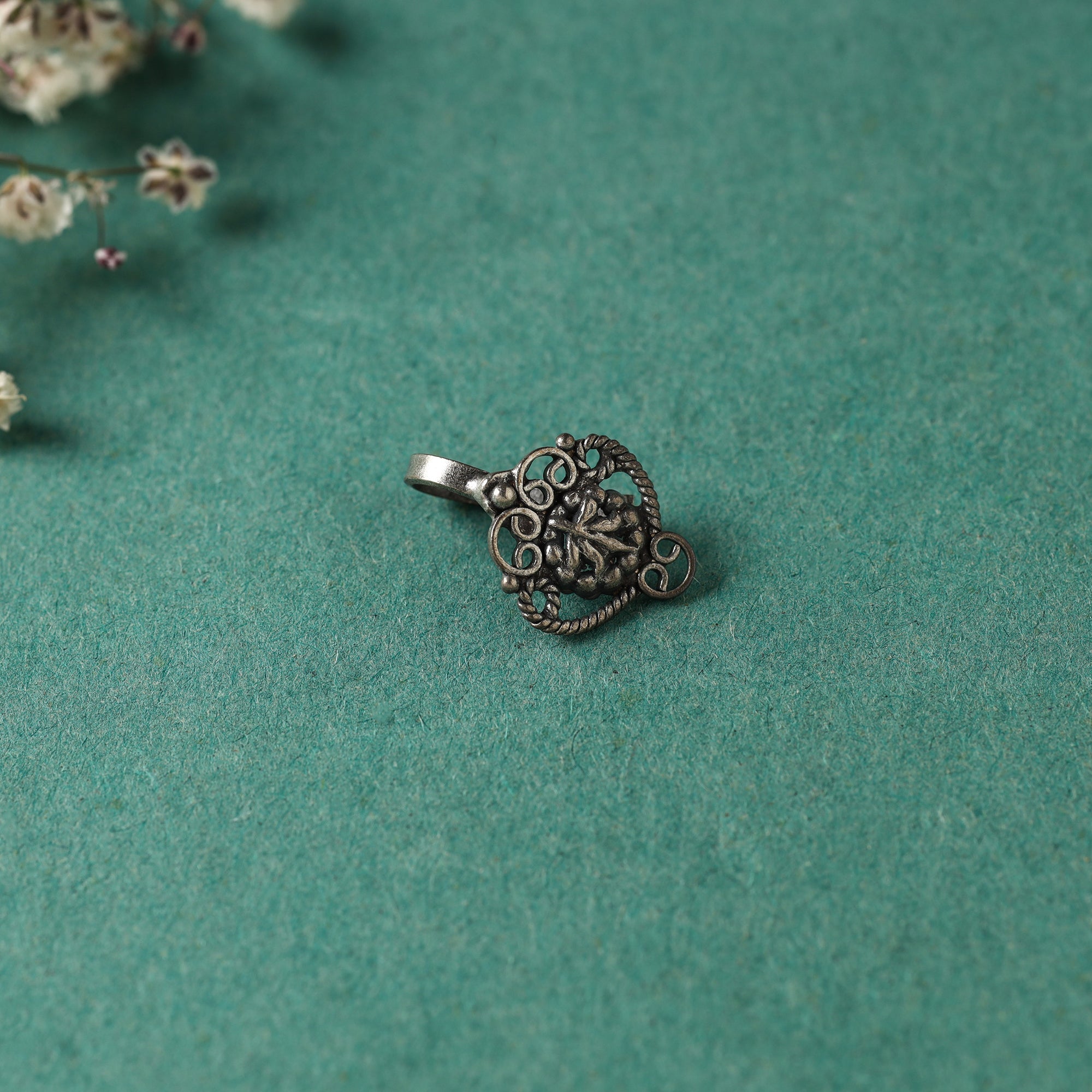 HAVELI CHRONICLES Antique Padma Sterling Silver Nosepin
