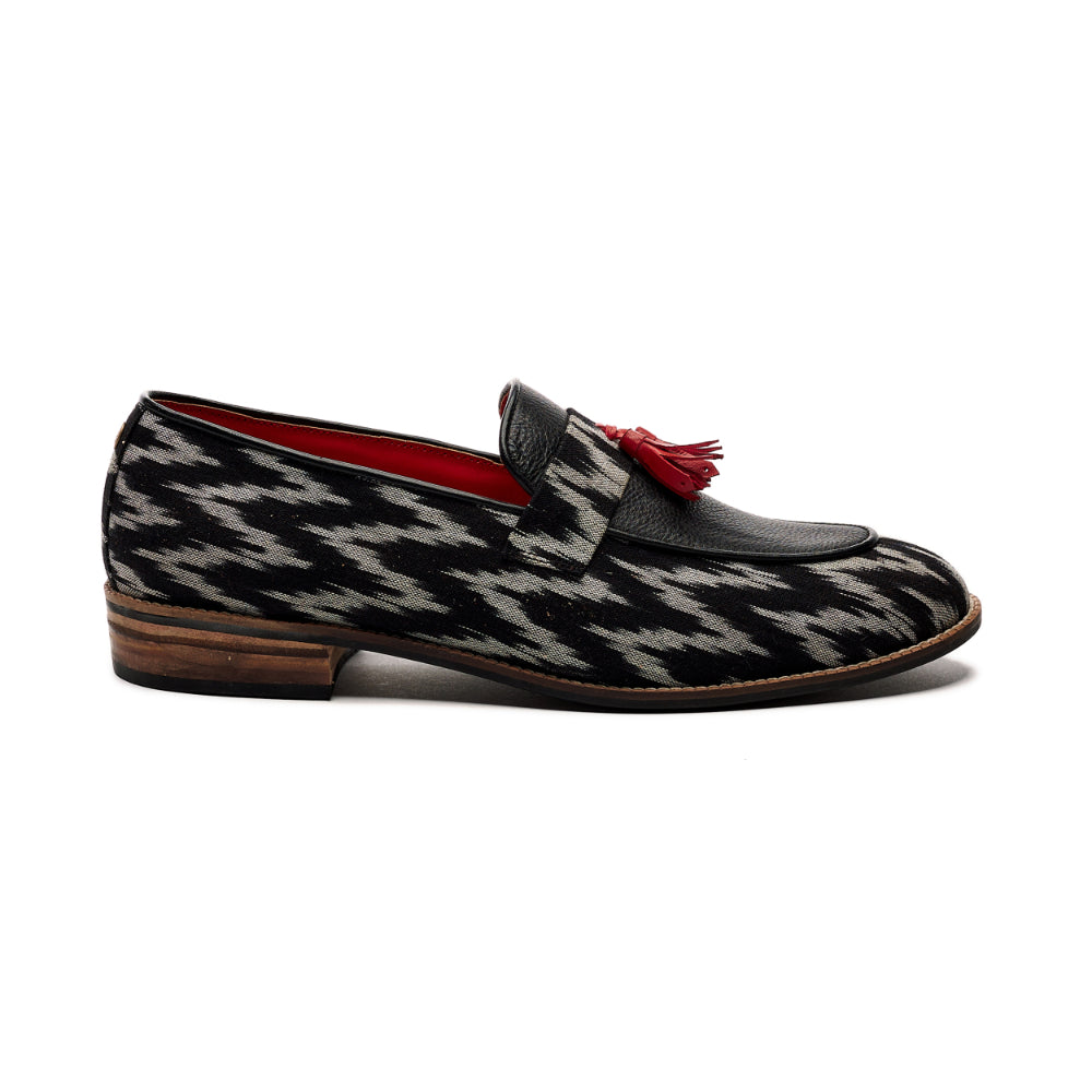 Banjaaran India Ikat Loafers Men – Coal
