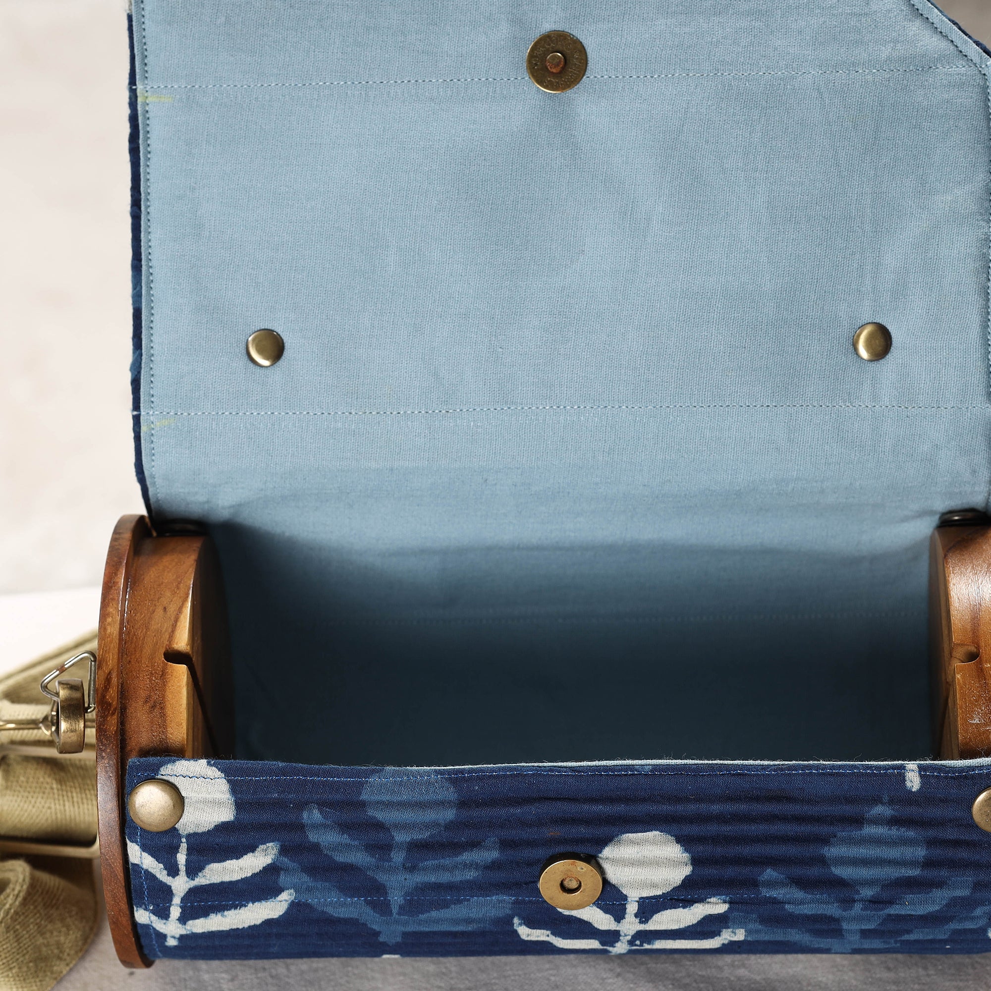 LUKKA CHUPPI Blue - DIY Round Sling Bag / Clutch With Changeable Sleeve - view 7
