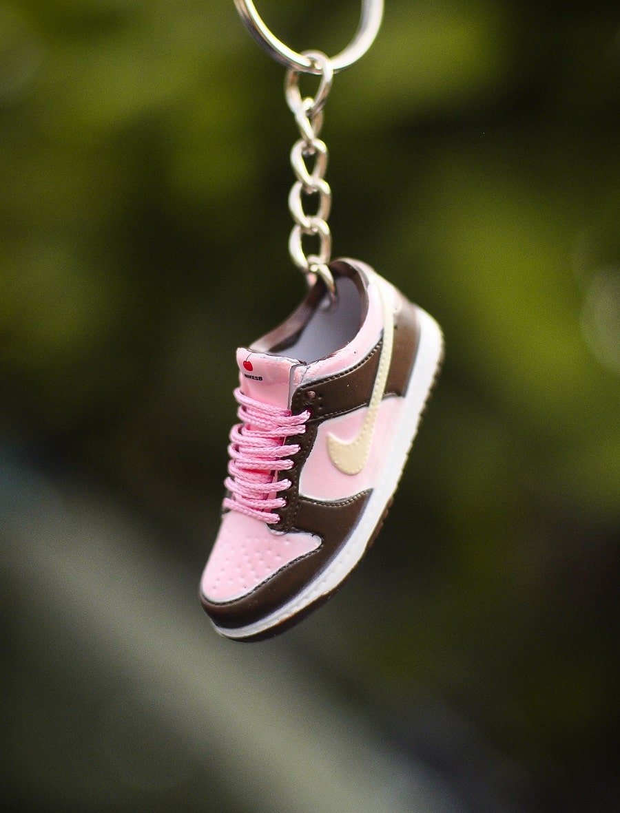 Kicks Machine 3D Sneaker Keychain Dunk Low Stussy - view 2