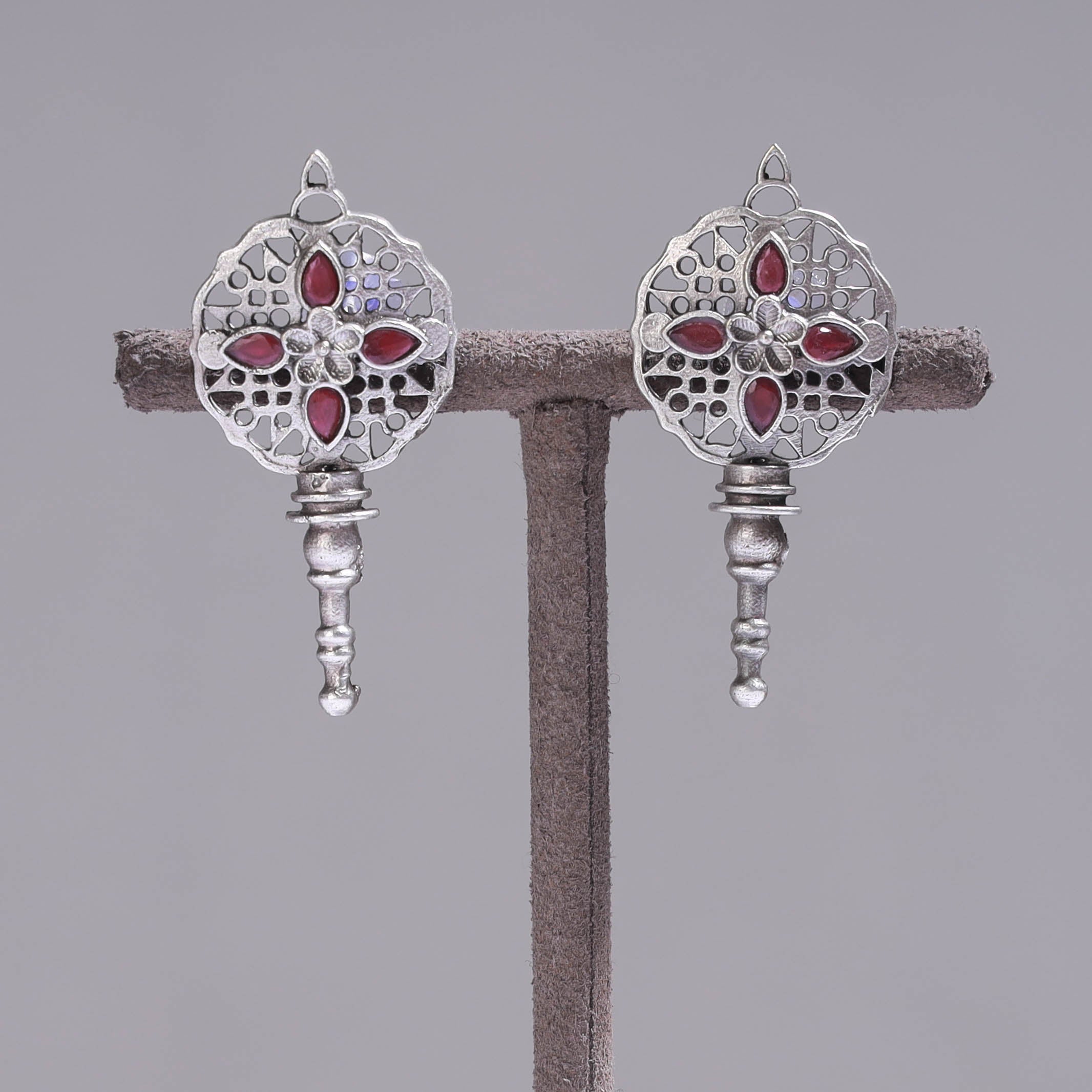 WHITE RIVER STORIES Antique Silver Finish Oxidised Brass Base Stone Work Stud Earrings - view 2