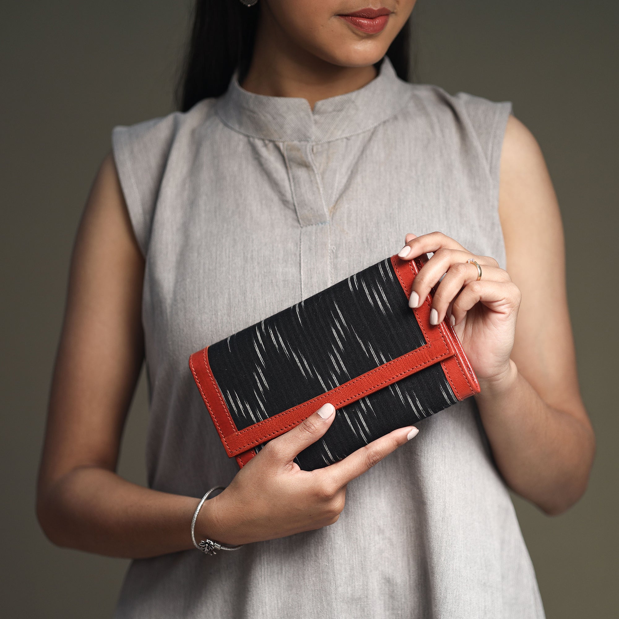 ASALKAAR Black - Handcrafted Ikat Weave Leather Wallet