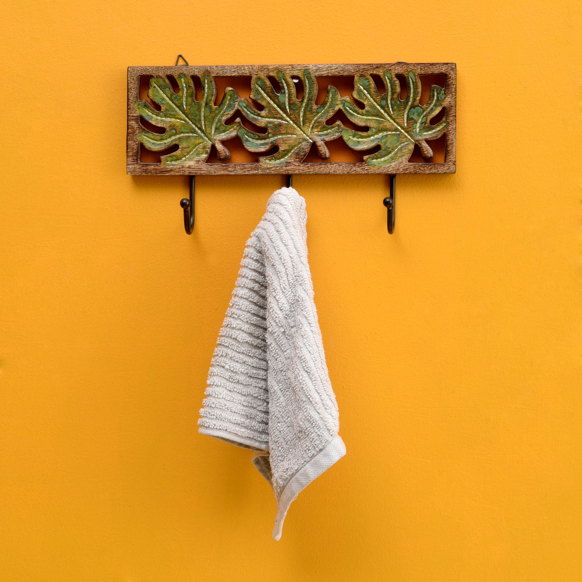 ART CREATIONS BY SUMAN SONTHALIA Autumn Leaf Towel Hanger With Three Hooks