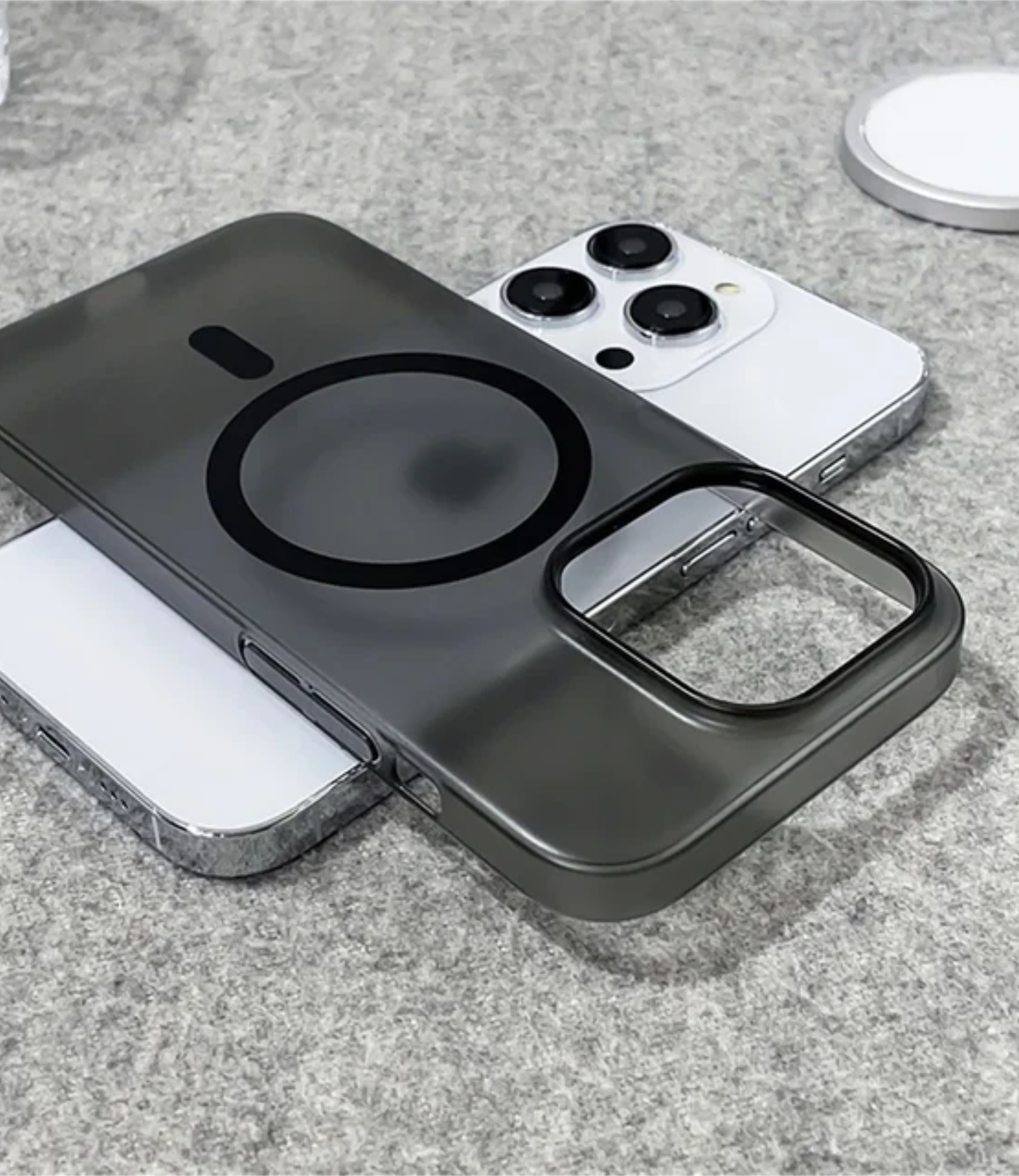 The Case Company Frosted SmokeShield Superslim MagSafe Case